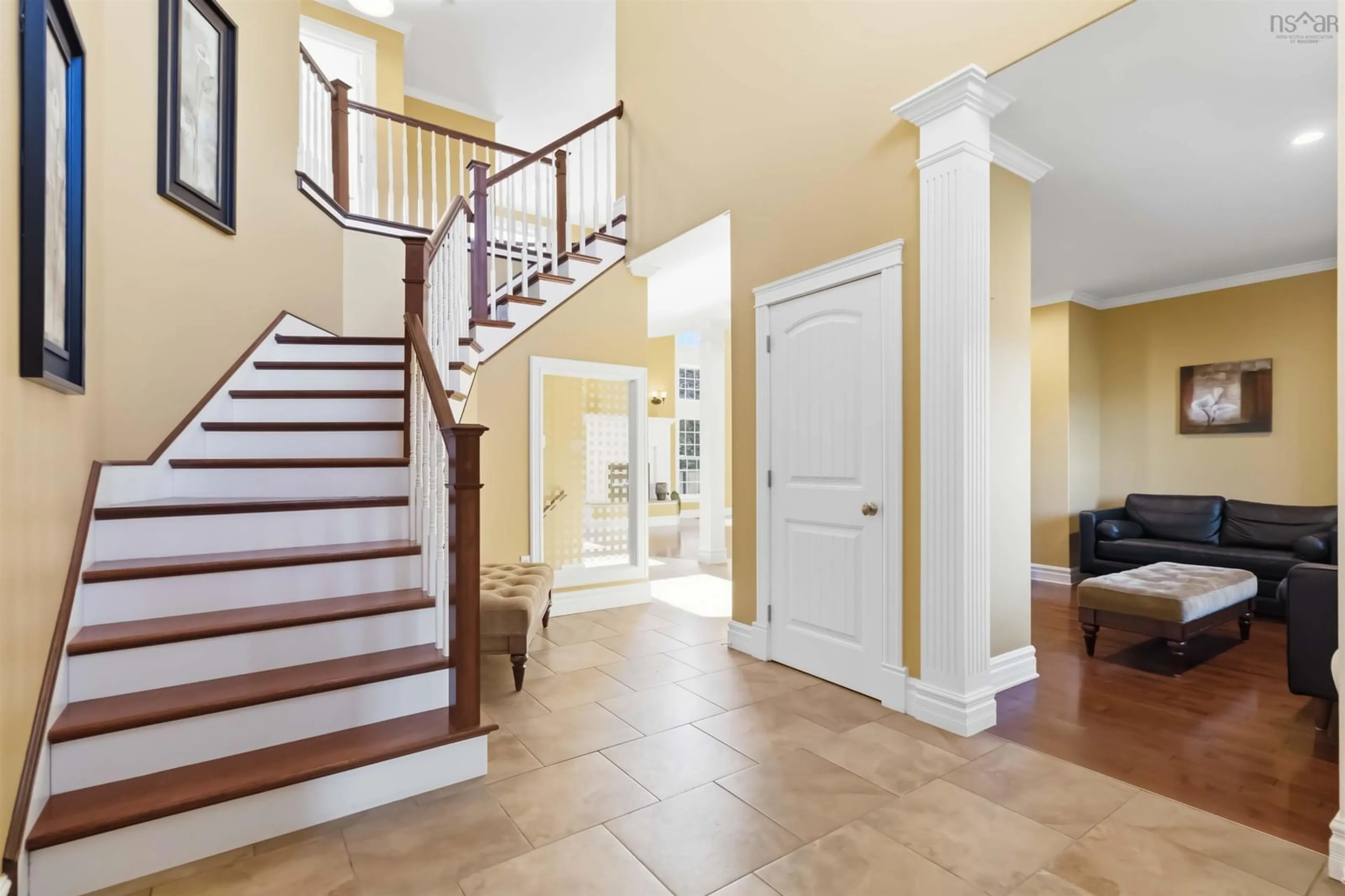 Indoor entryway for 61 Colins Rd, Bedford Nova Scotia B4B 1S8