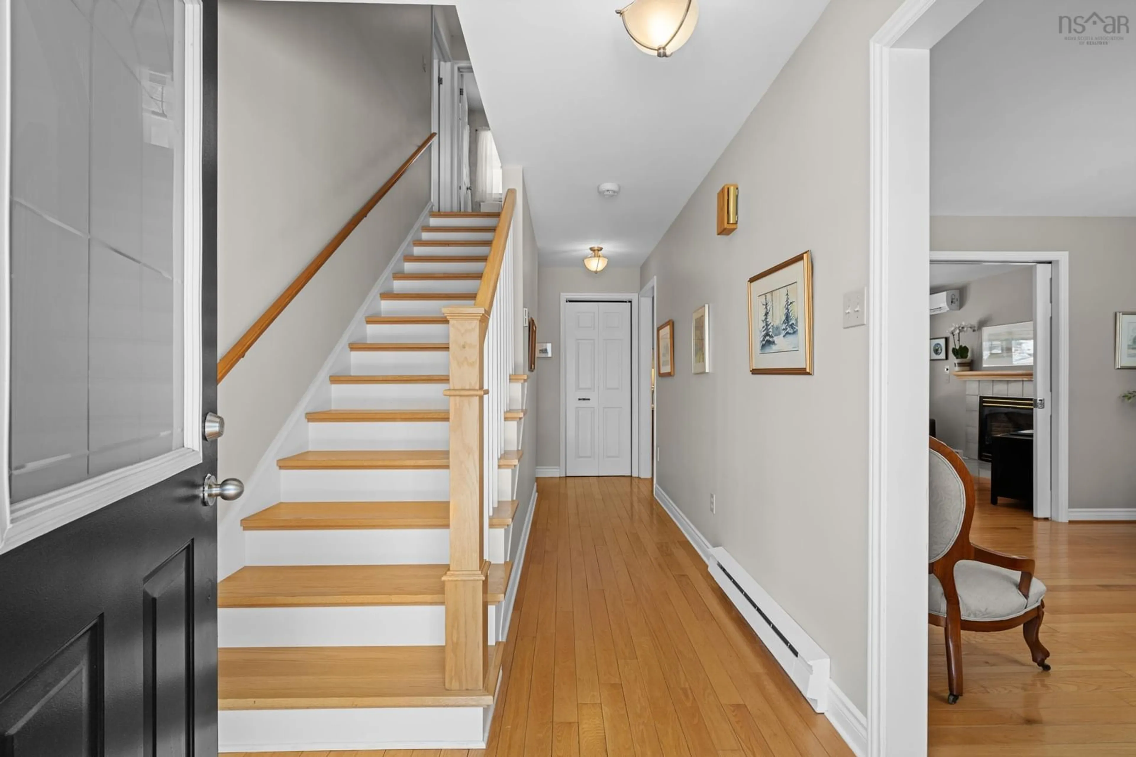 Indoor foyer for 2 Mount Royal Crt, Dartmouth Nova Scotia B3A 4R5