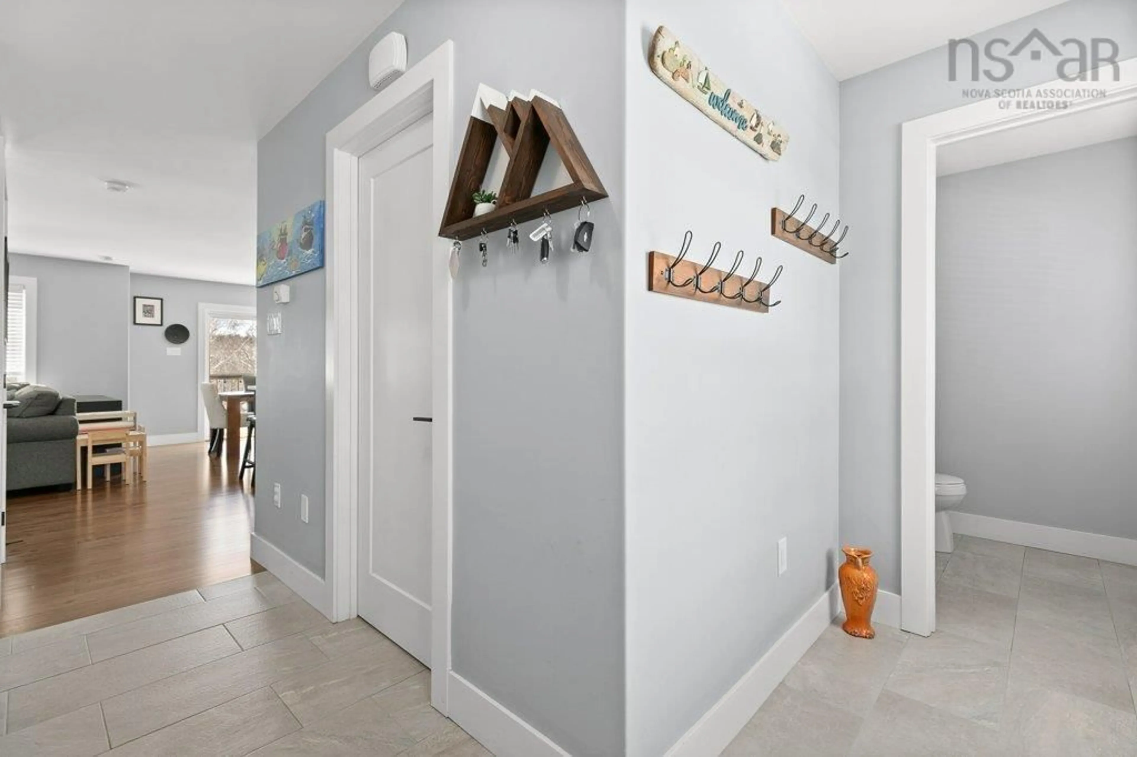 Indoor entryway for 355 Alabaster Way, Halifax Nova Scotia B3P 0H3