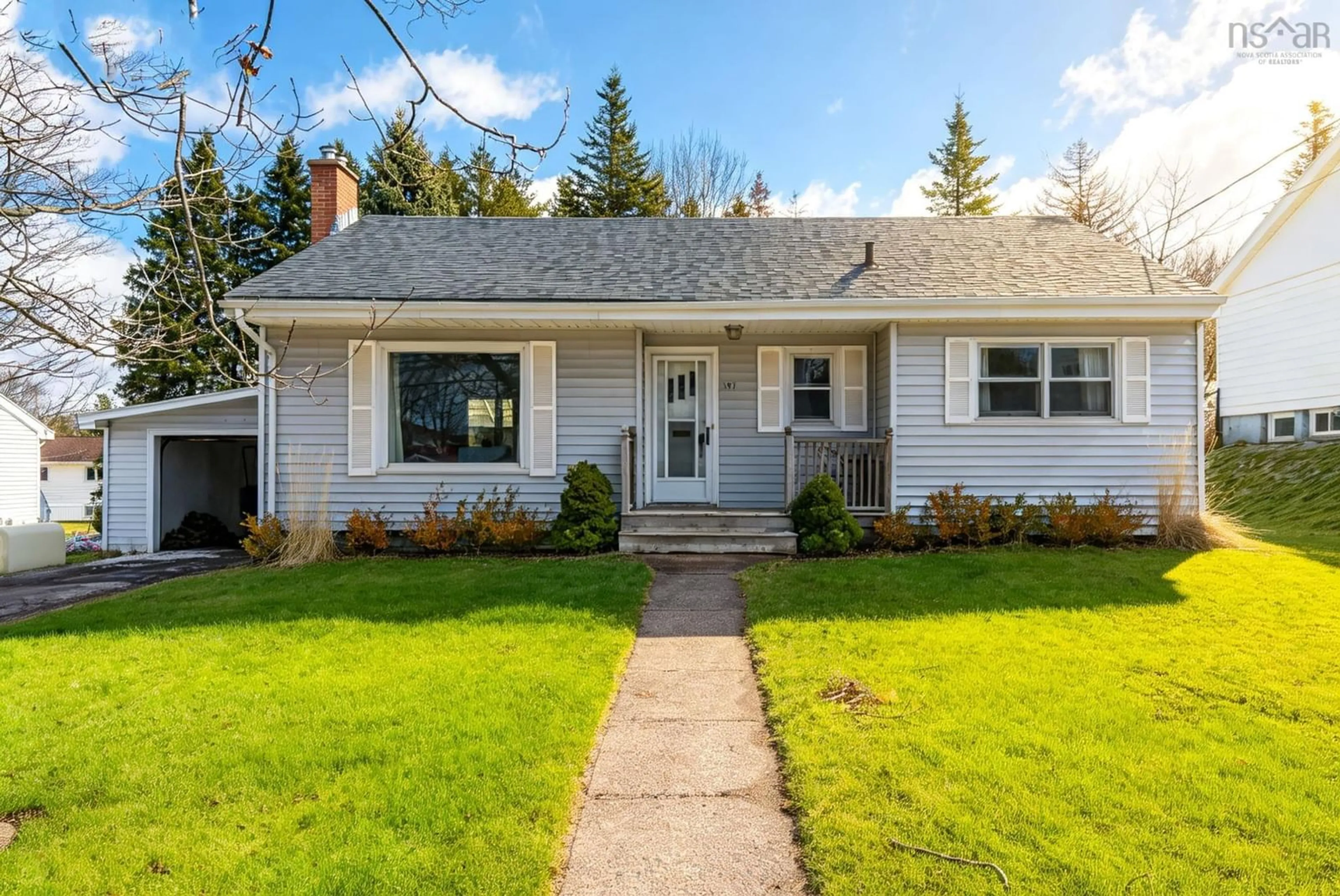 Home with vinyl exterior material, street for 197 Pleasant St, Truro Nova Scotia B2N 3S7