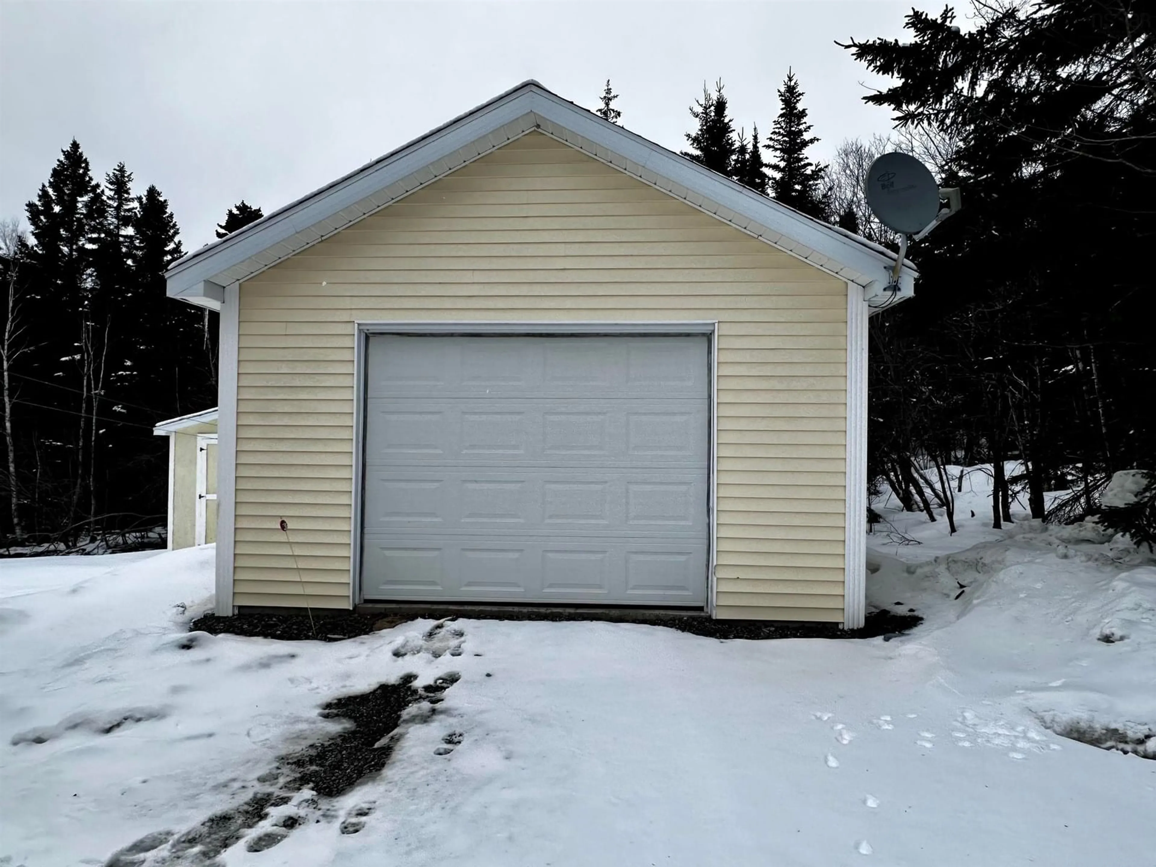 Indoor garage for 9722 Kempt Head Rd, Ross Ferry Nova Scotia B1X 1N8