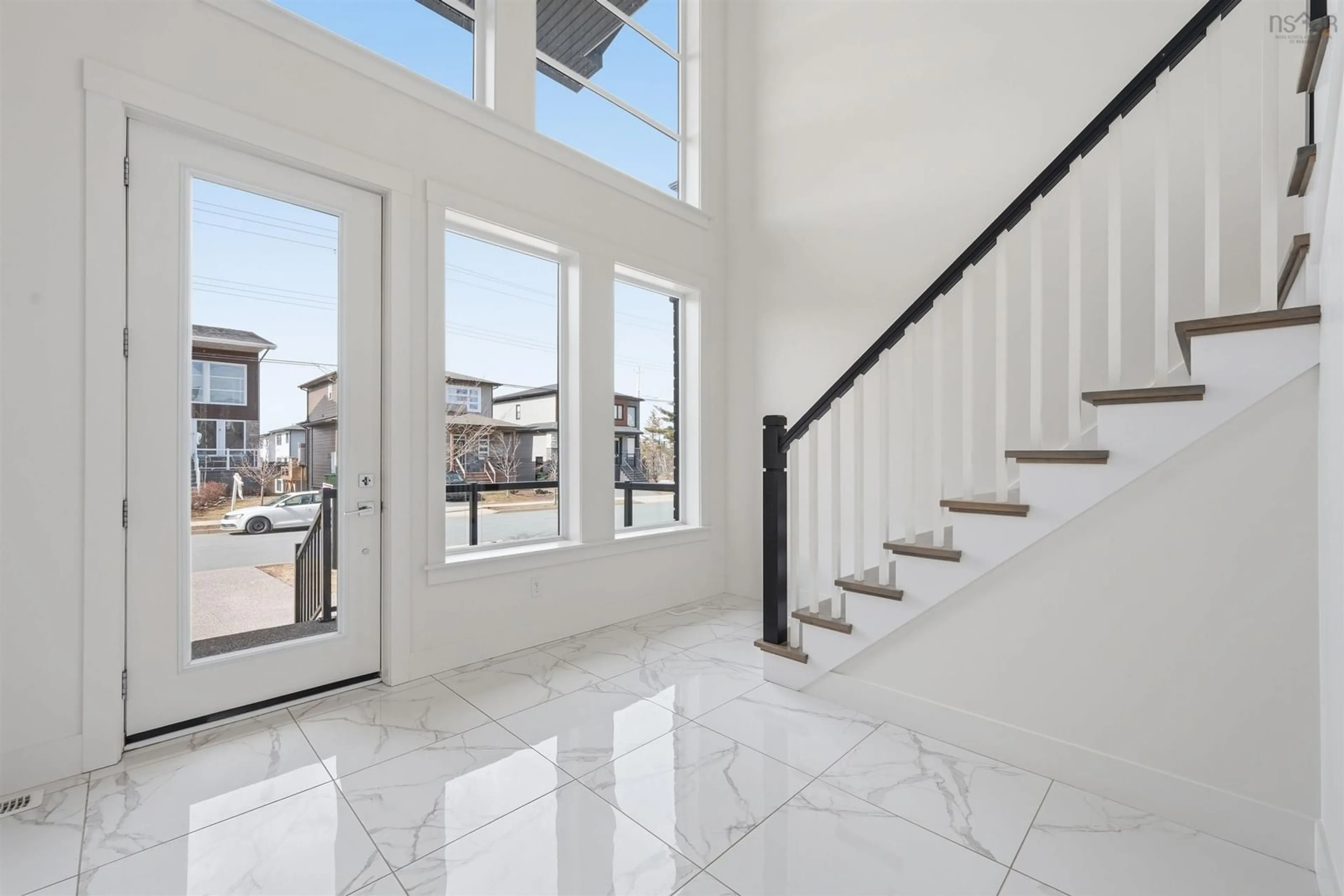 Indoor foyer for 321 Transom Dr, Halifax Nova Scotia B3M 0L1