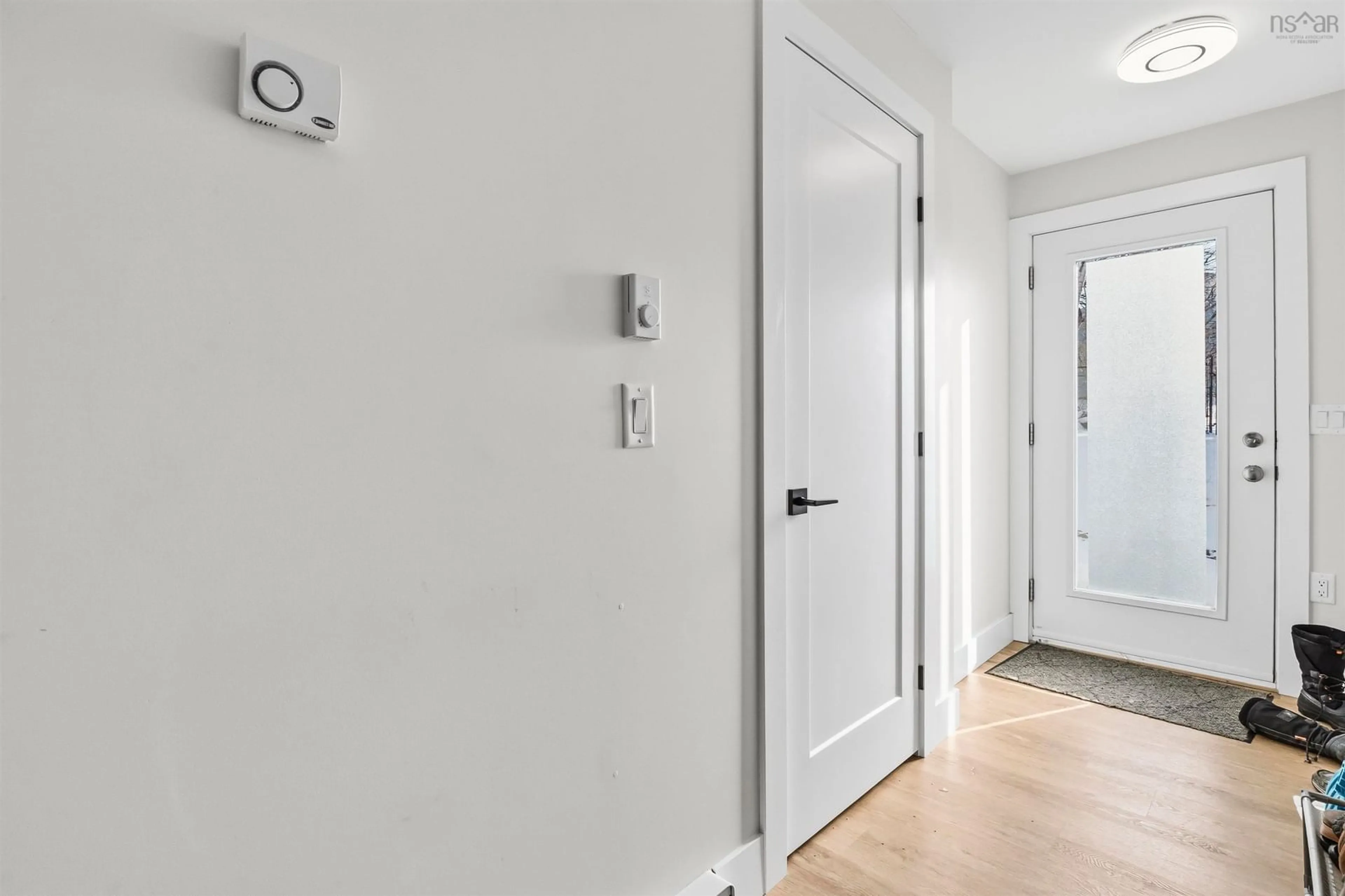 Indoor entryway for 64 Everette St, Dartmouth Nova Scotia B2W 1H2