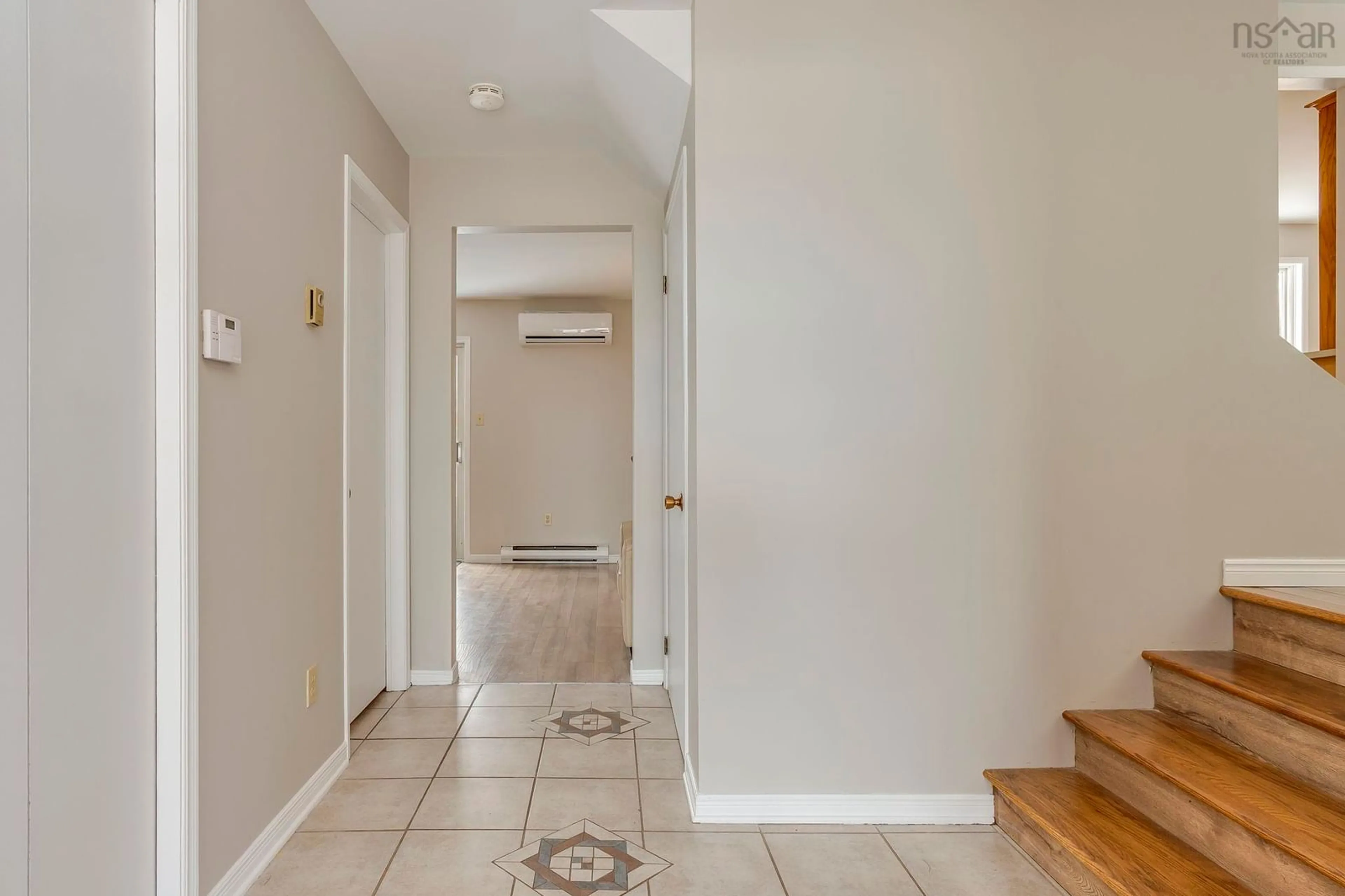 Indoor entryway for 23 Kuluna Crt, Cole Harbour Nova Scotia B2W 5K9