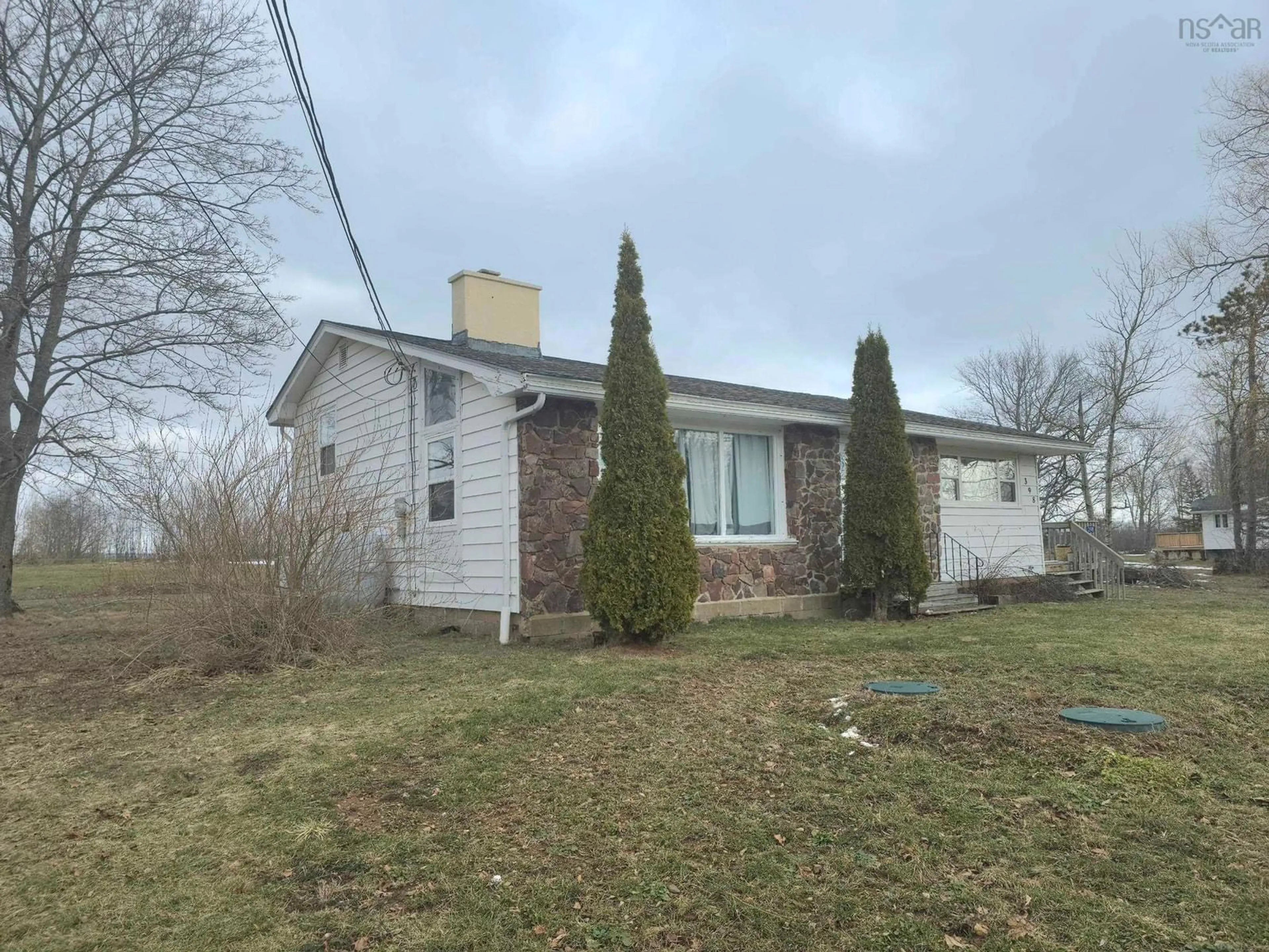 A pic from outside/outdoor area/front of a property/back of a property/a pic from drone, unknown for 398 Belcher St, North Kentville Nova Scotia B0P 1T0