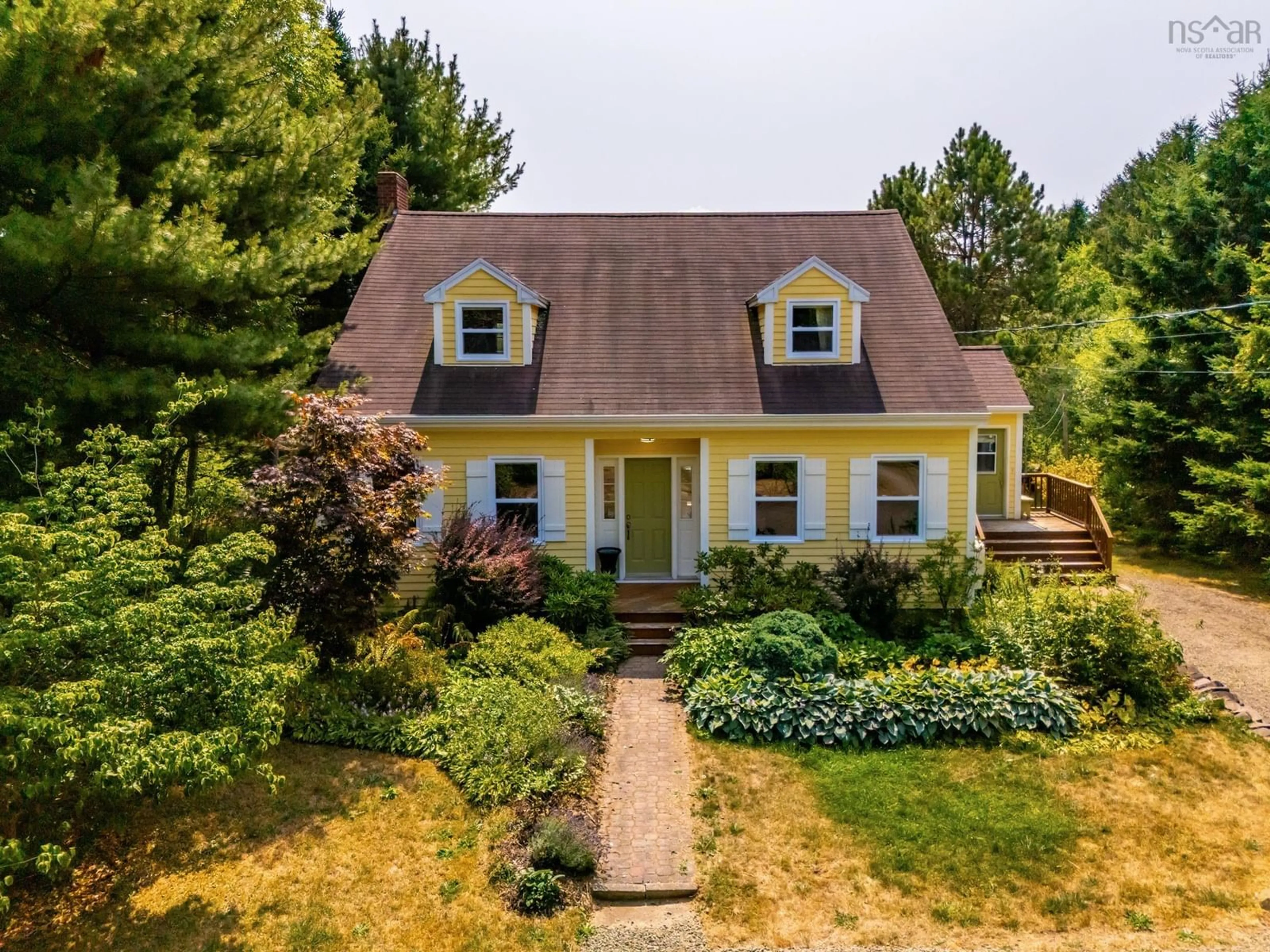 A pic from outside/outdoor area/front of a property/back of a property/a pic from drone, street for 40 North St, Granville Ferry Nova Scotia B0S 1A0