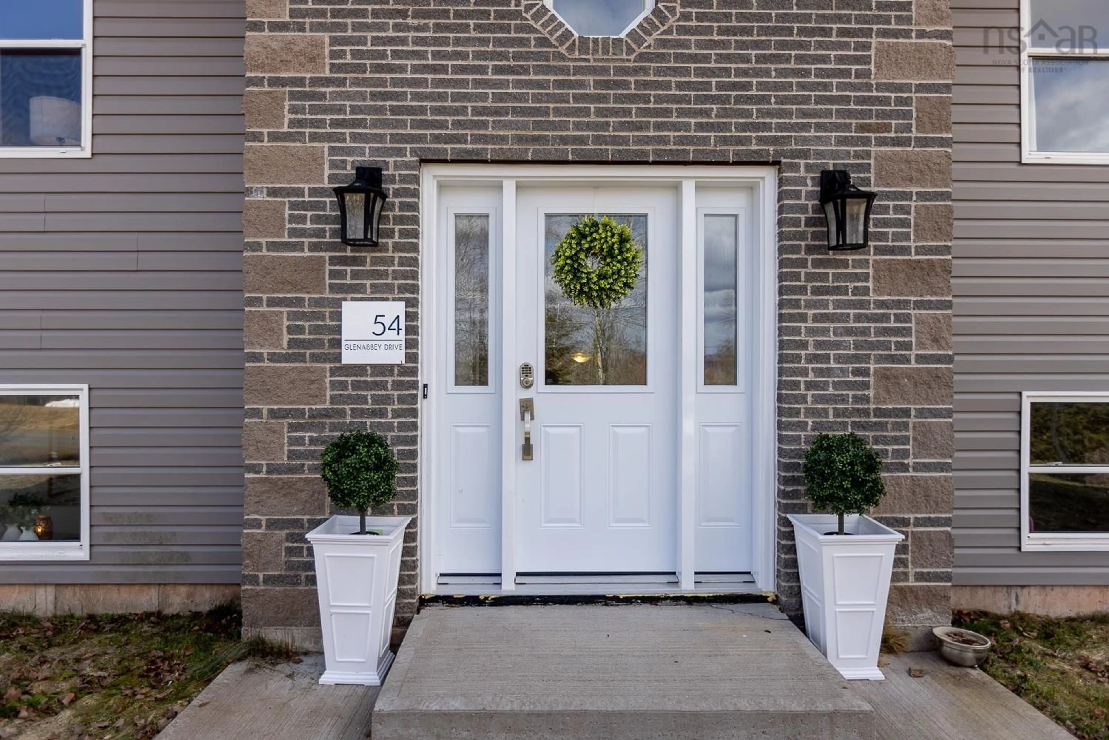 Indoor entryway for 54 Glenabbey Dr, Murray Siding Nova Scotia B6L 3L2