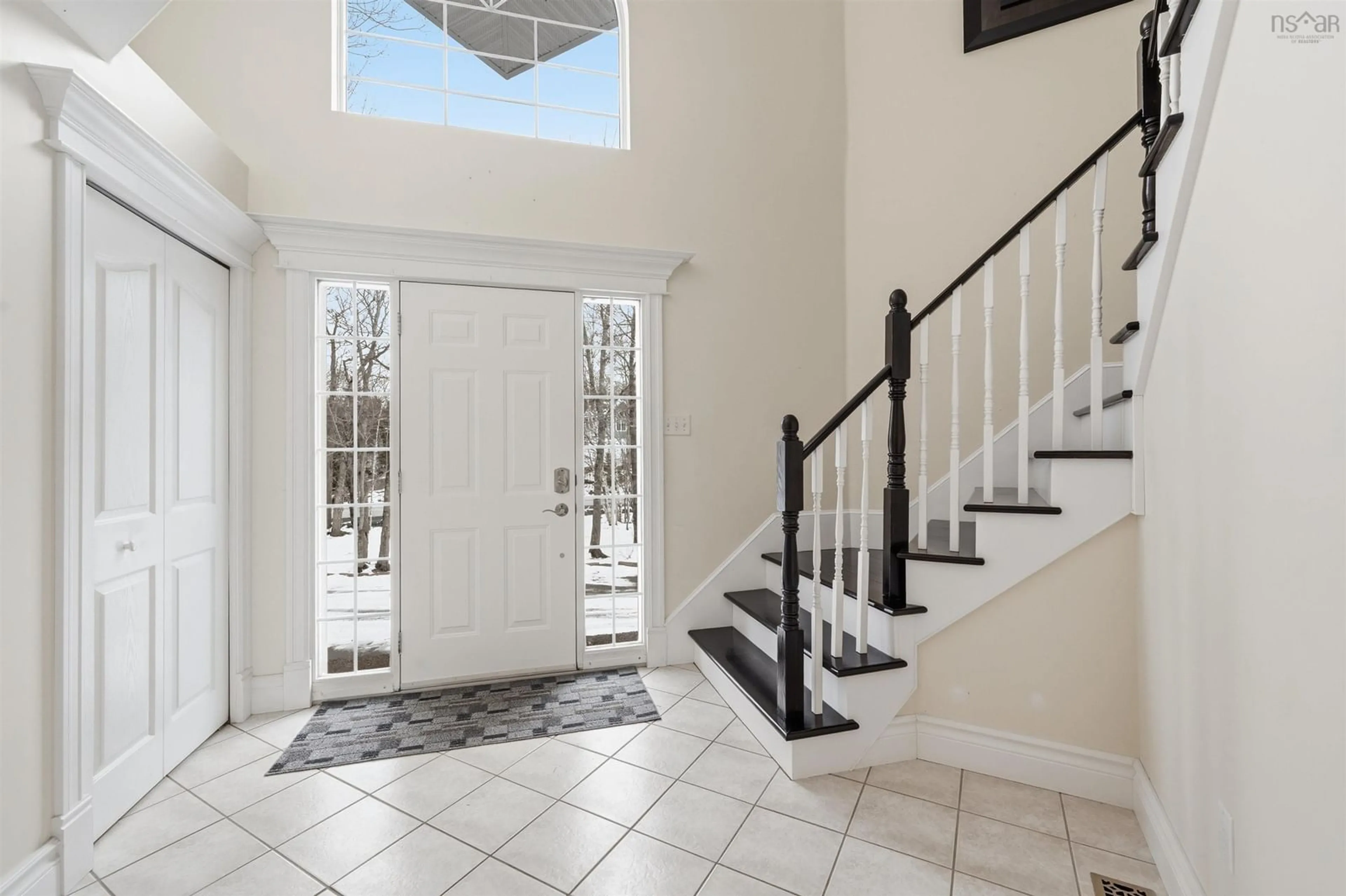 Indoor entryway for 9 Haliburton Cres, Stillwater Lake Nova Scotia B3Z 1P1