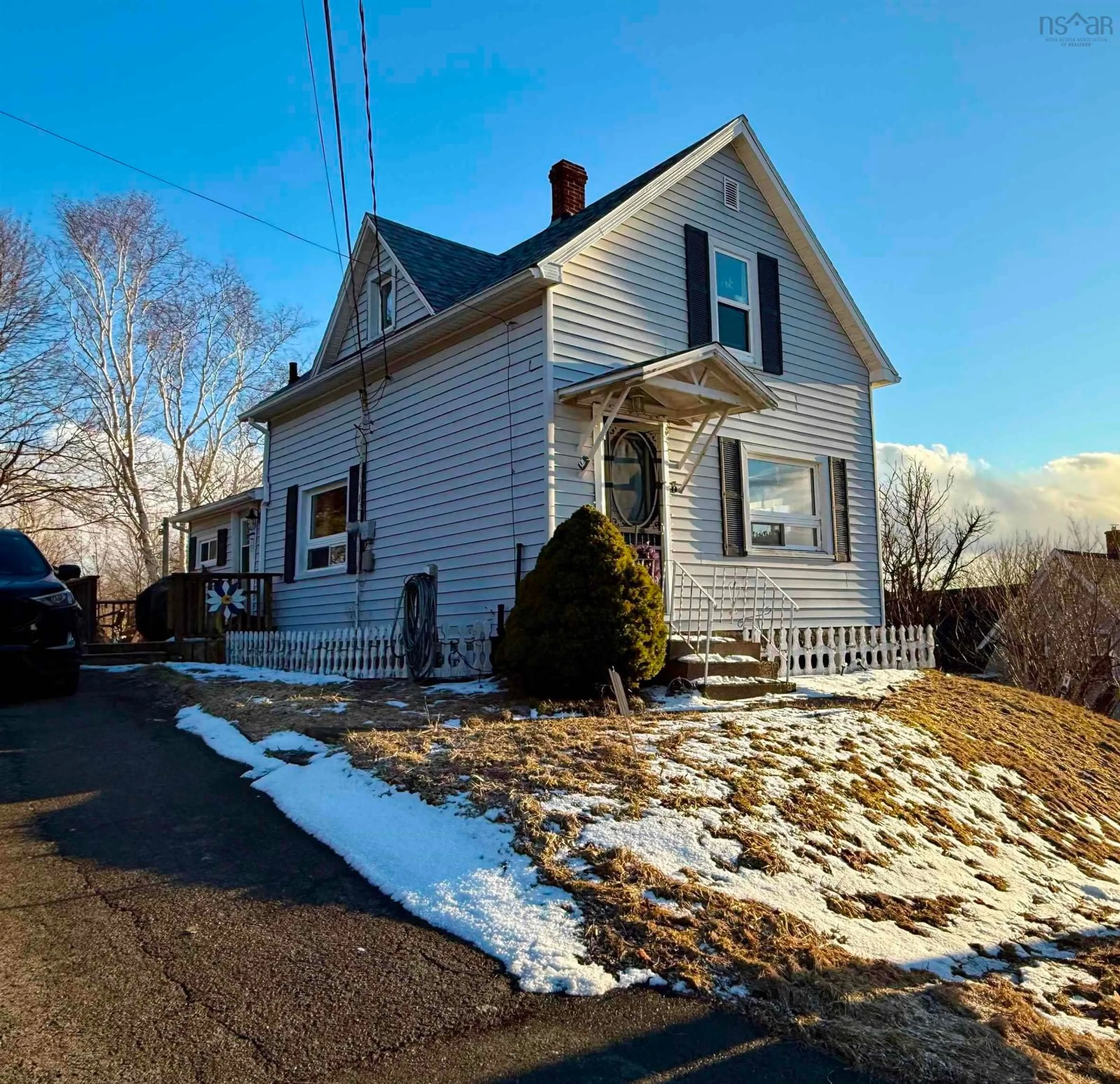 A pic from outside/outdoor area/front of a property/back of a property/a pic from drone, street for 6 Chestnut St, Trenton Nova Scotia B0K 1X0