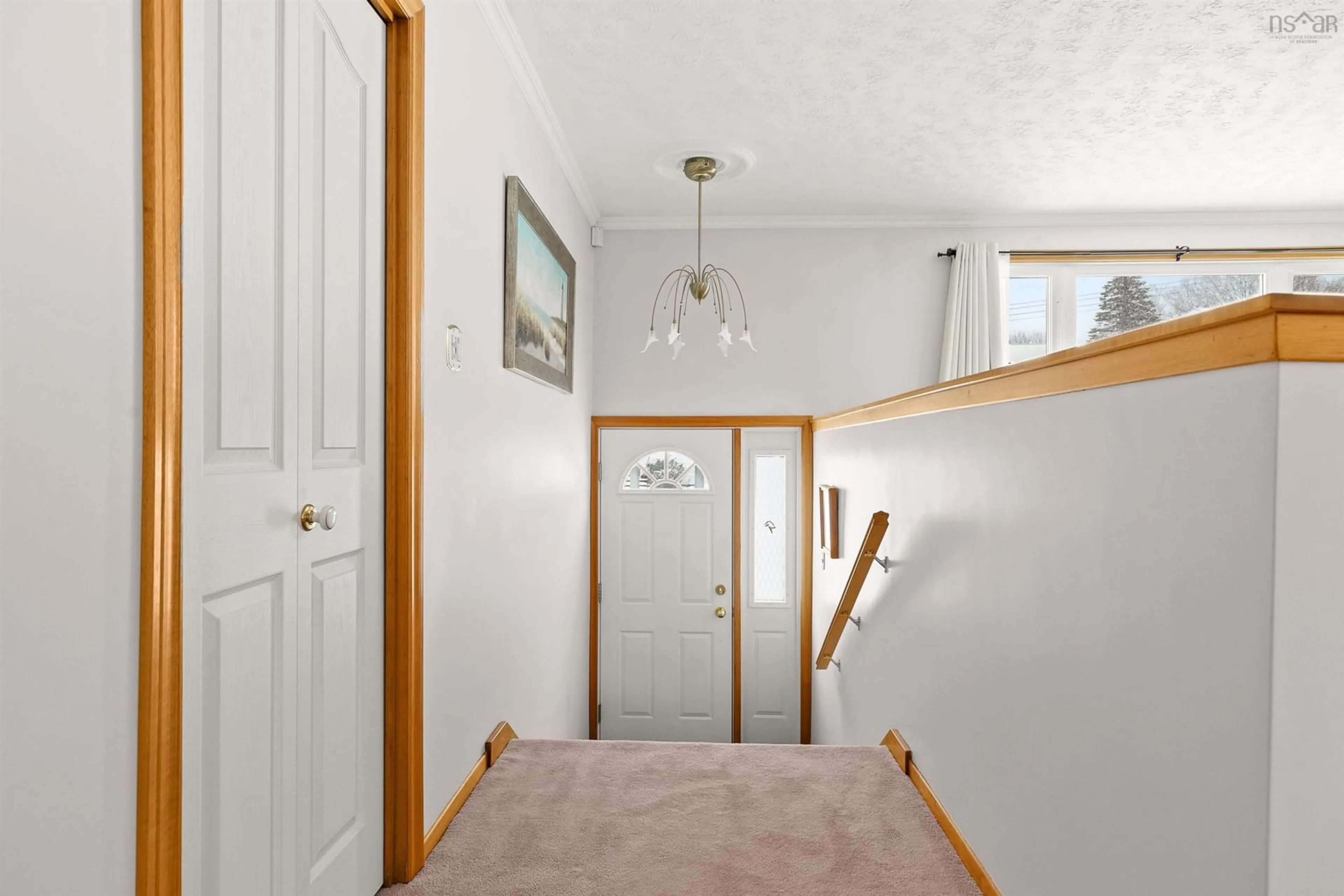 Indoor foyer for 44 Clearview St, Halifax Nova Scotia B3R 1N6
