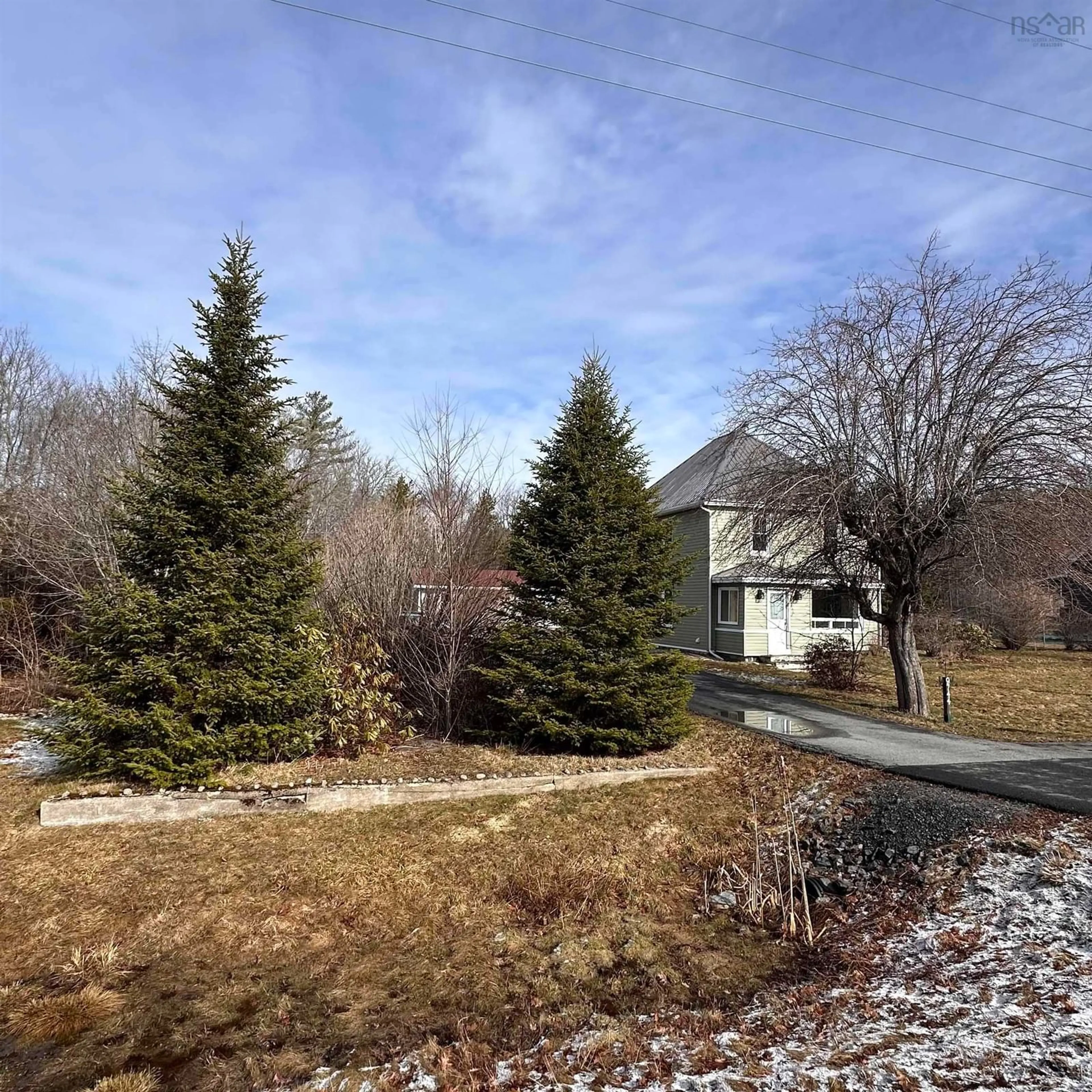 A pic from outside/outdoor area/front of a property/back of a property/a pic from drone, unknown for 9744 Highway 8, Caledonia Nova Scotia B0T 1B0