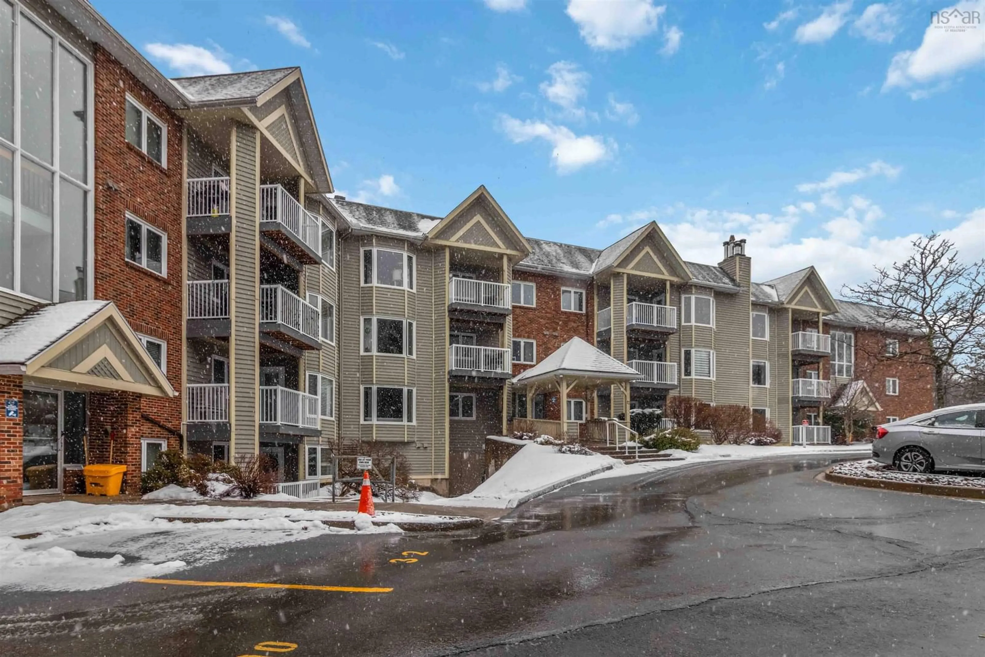 A pic from outside/outdoor area/front of a property/back of a property/a pic from drone, mountain view for 12 Spinnaker Dr #104, Halifax Nova Scotia B3N 3A8