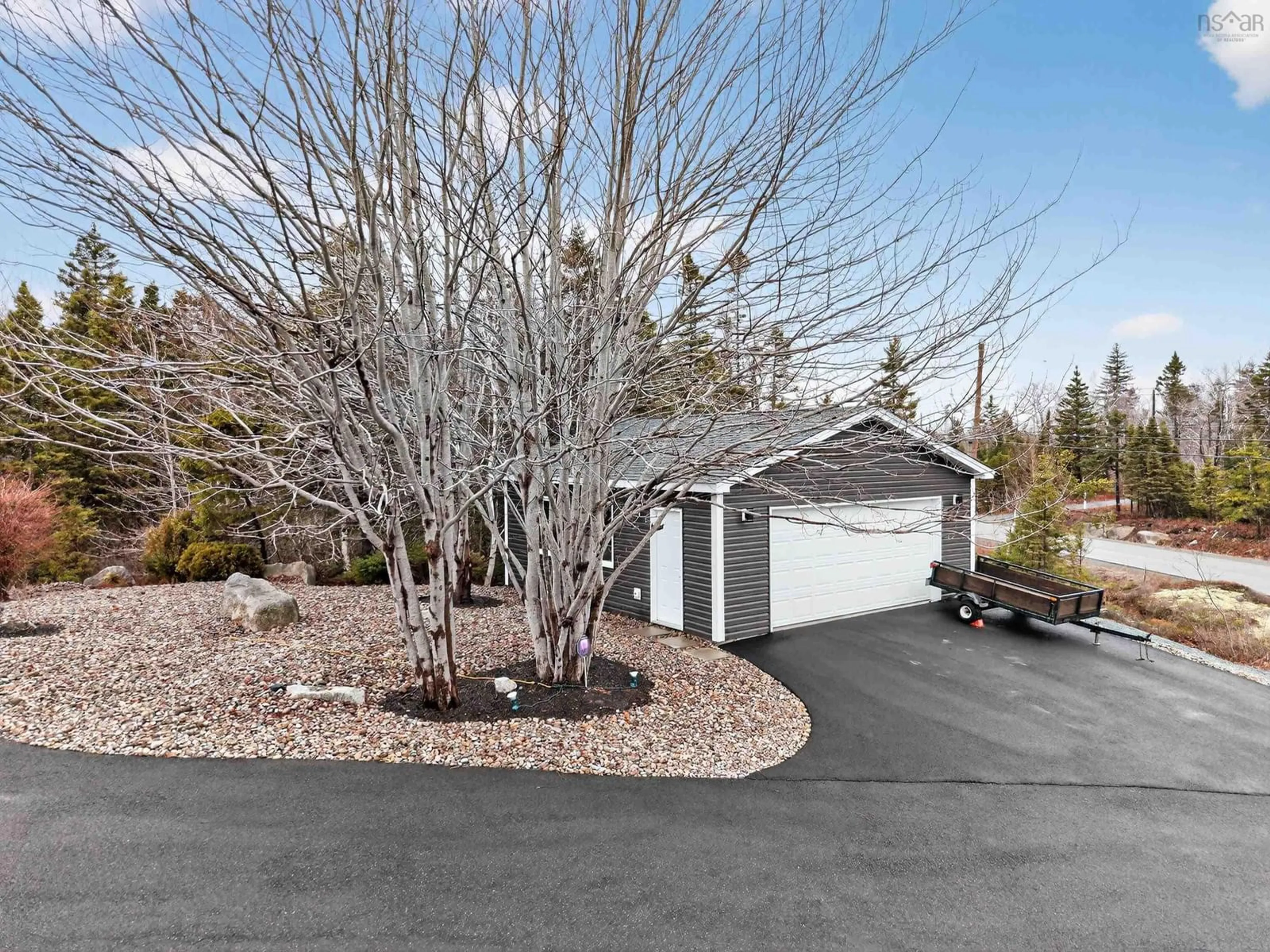 A pic from outside/outdoor area/front of a property/back of a property/a pic from drone, unknown for 40 Sutherland Dr Dr, Fall River Nova Scotia B2T 1M1