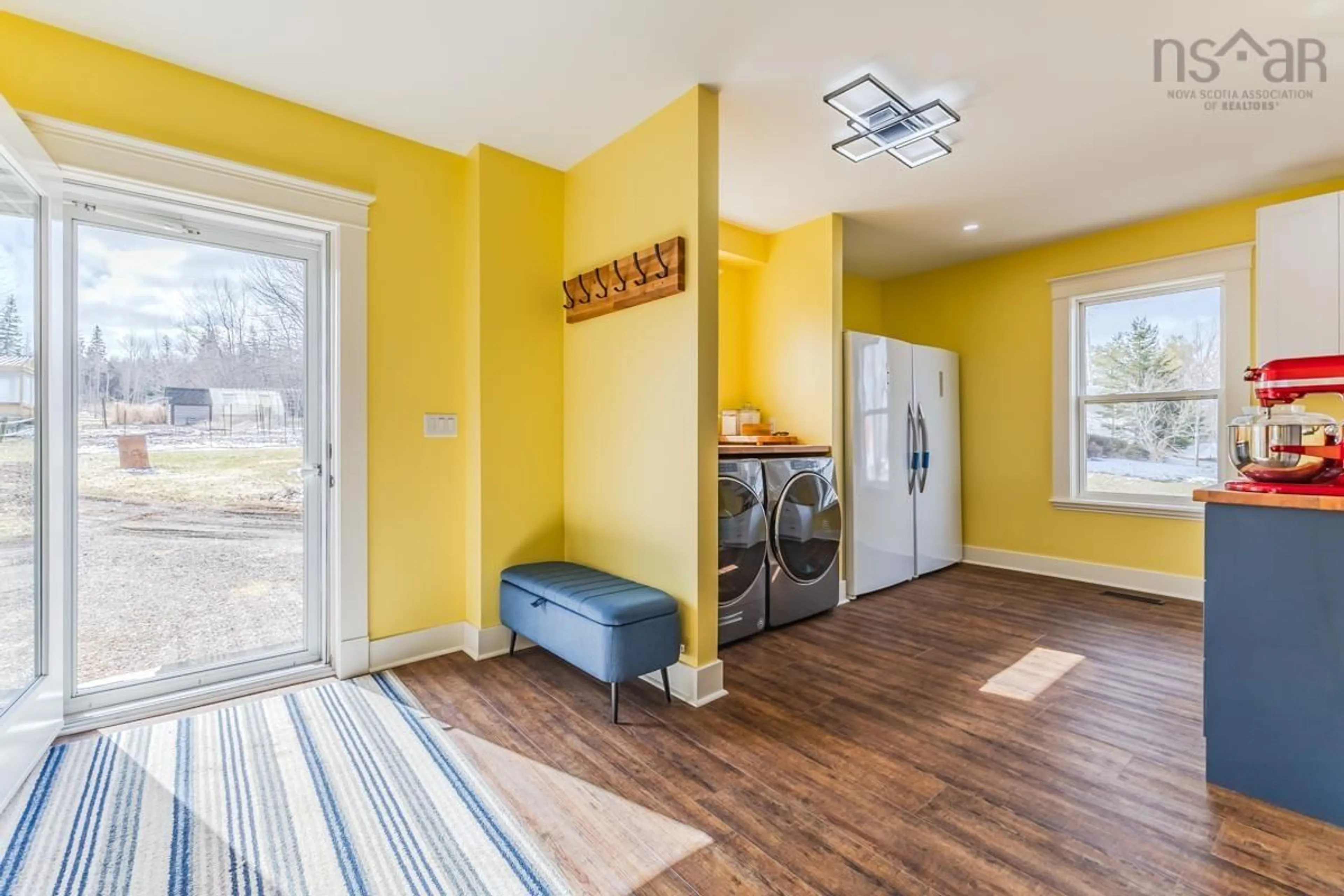 Indoor entryway for 60 Church St, Wallace Nova Scotia B0K 1Y0