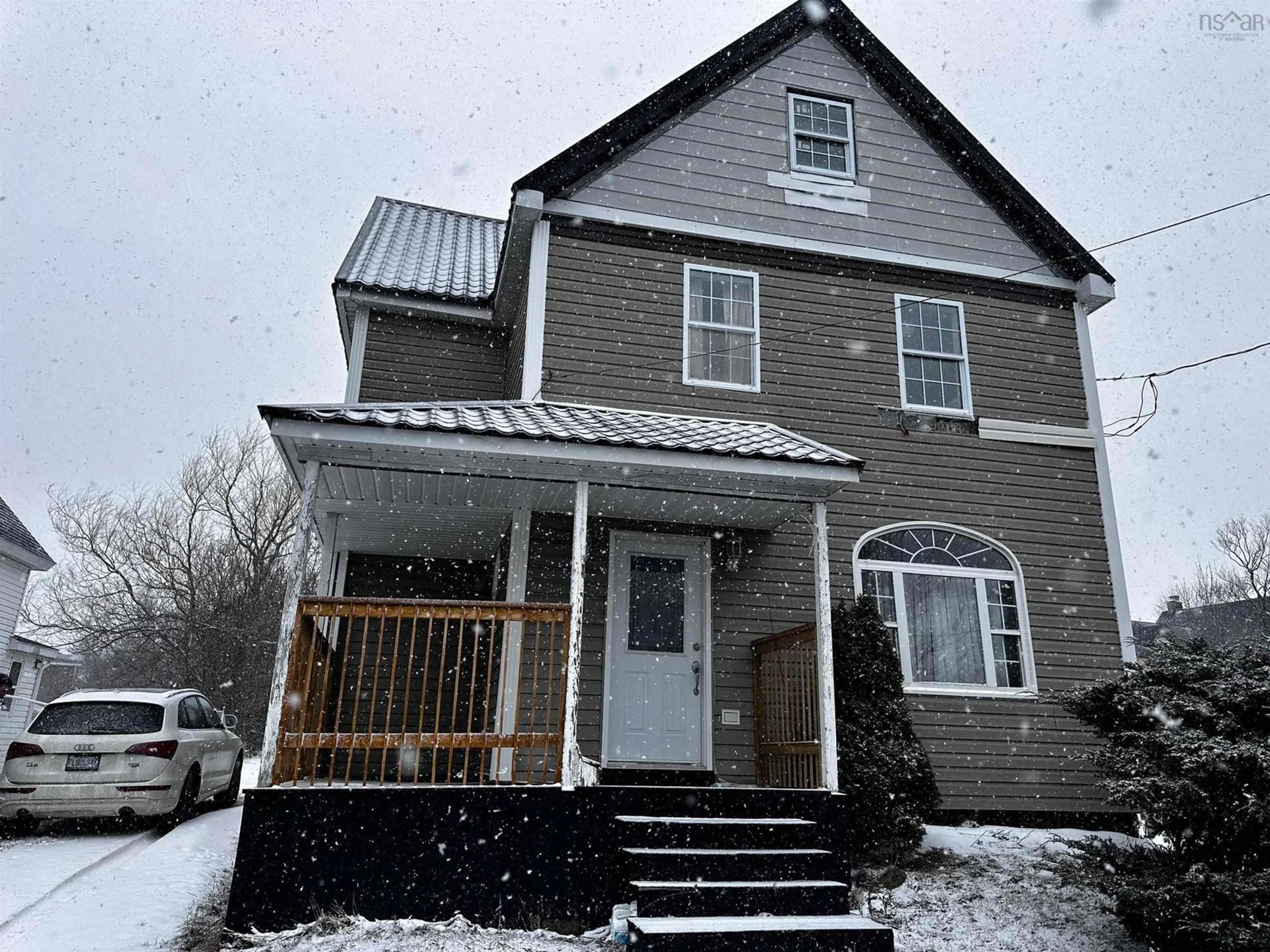 Home with vinyl exterior material, street for 24 Reserve St, Glace Bay Nova Scotia B1A 4V8