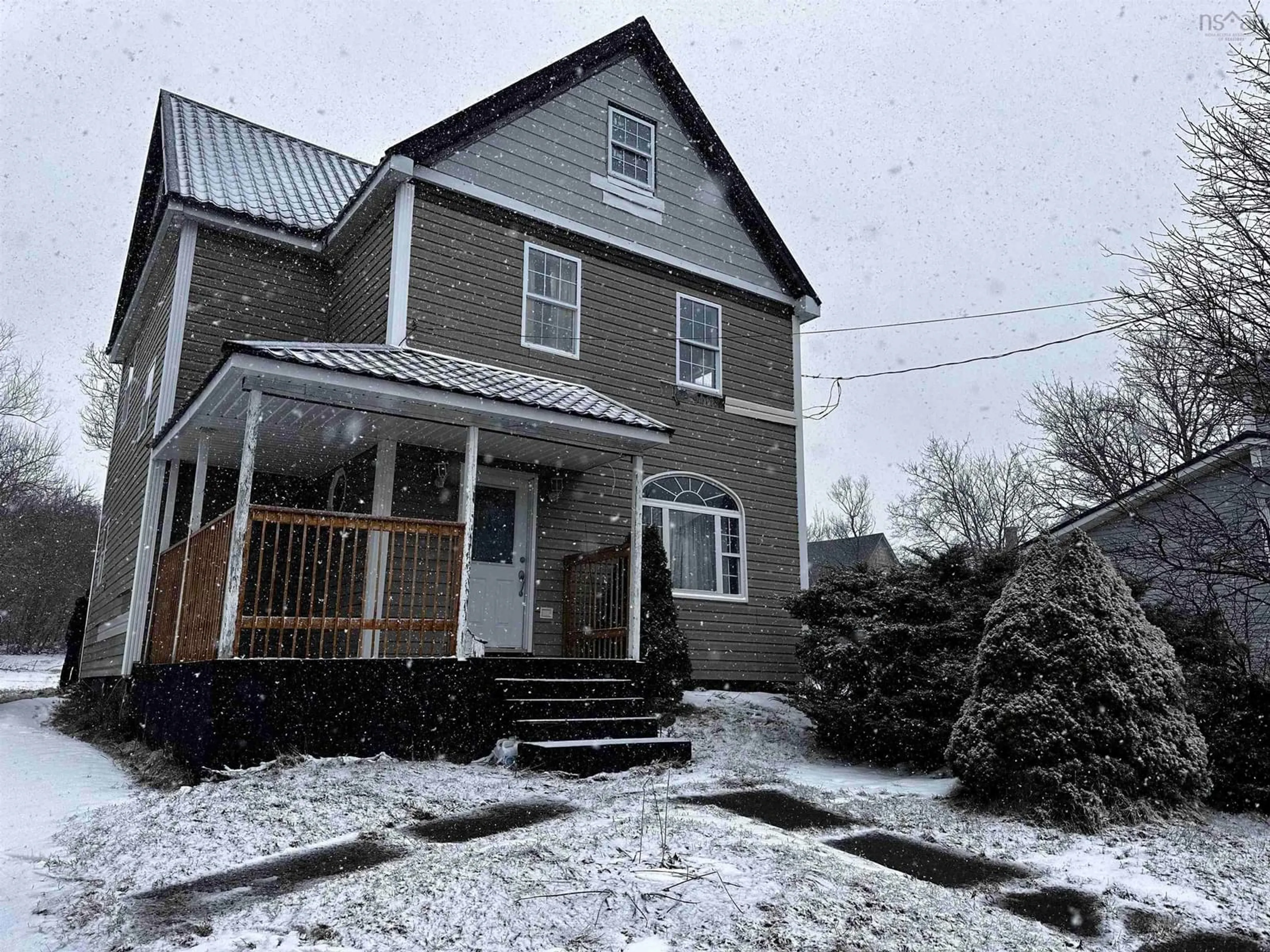 A pic from outside/outdoor area/front of a property/back of a property/a pic from drone, street for 24 Reserve St, Glace Bay Nova Scotia B1A 4V8