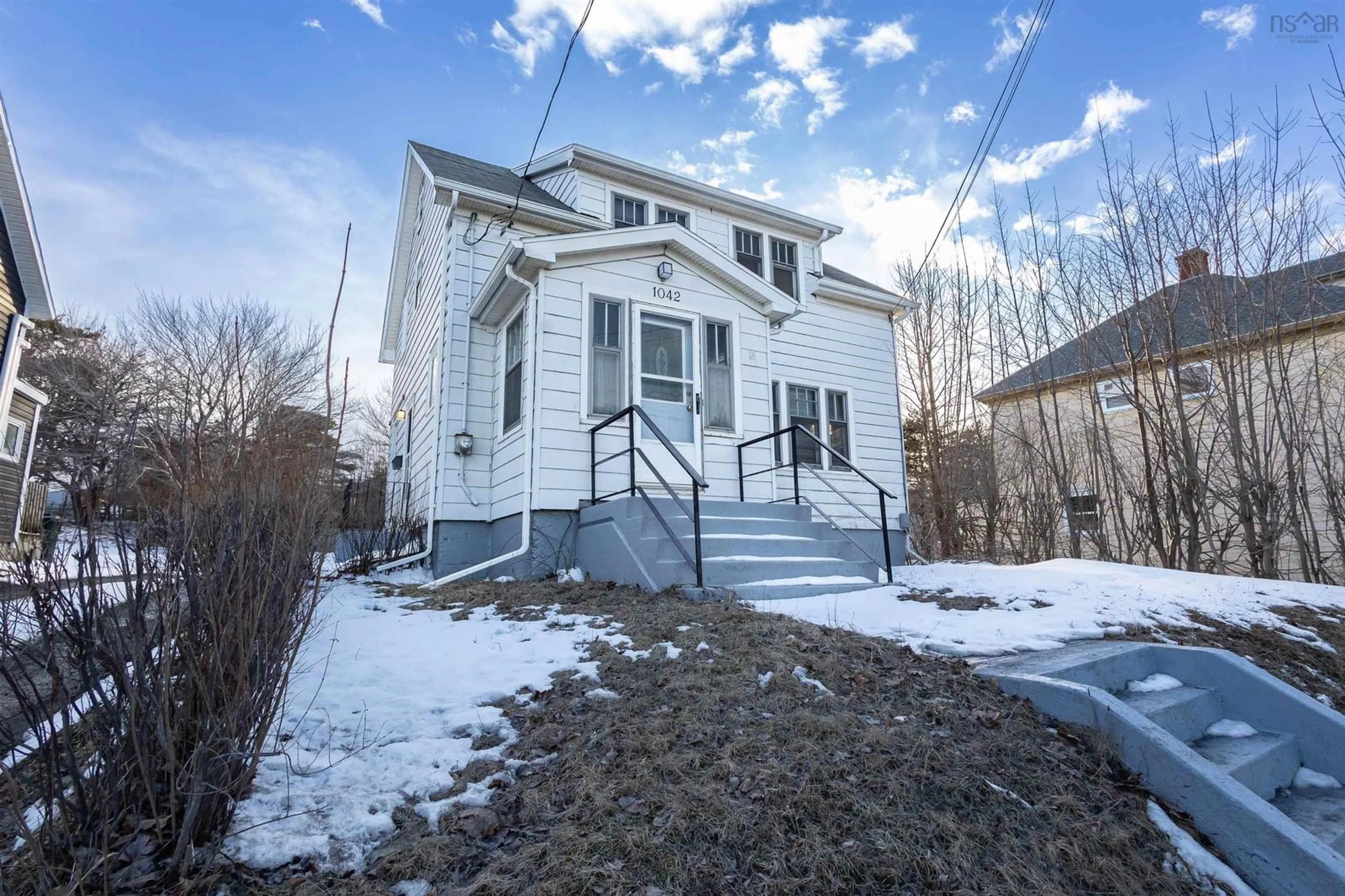 Unknown for 1042 George St, Sydney Nova Scotia B1P 1M8