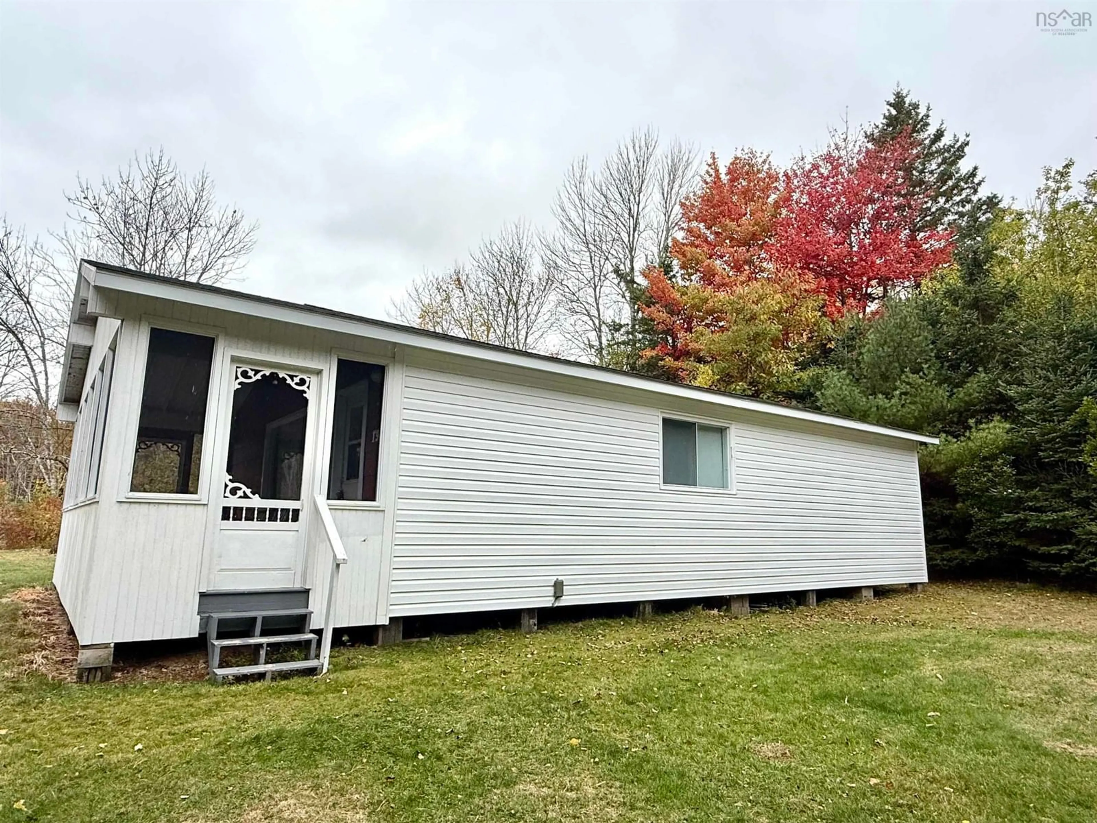 Home with vinyl exterior material, unknown for 19 Brown’s Pl, West Lochaber Nova Scotia B2G 2L3