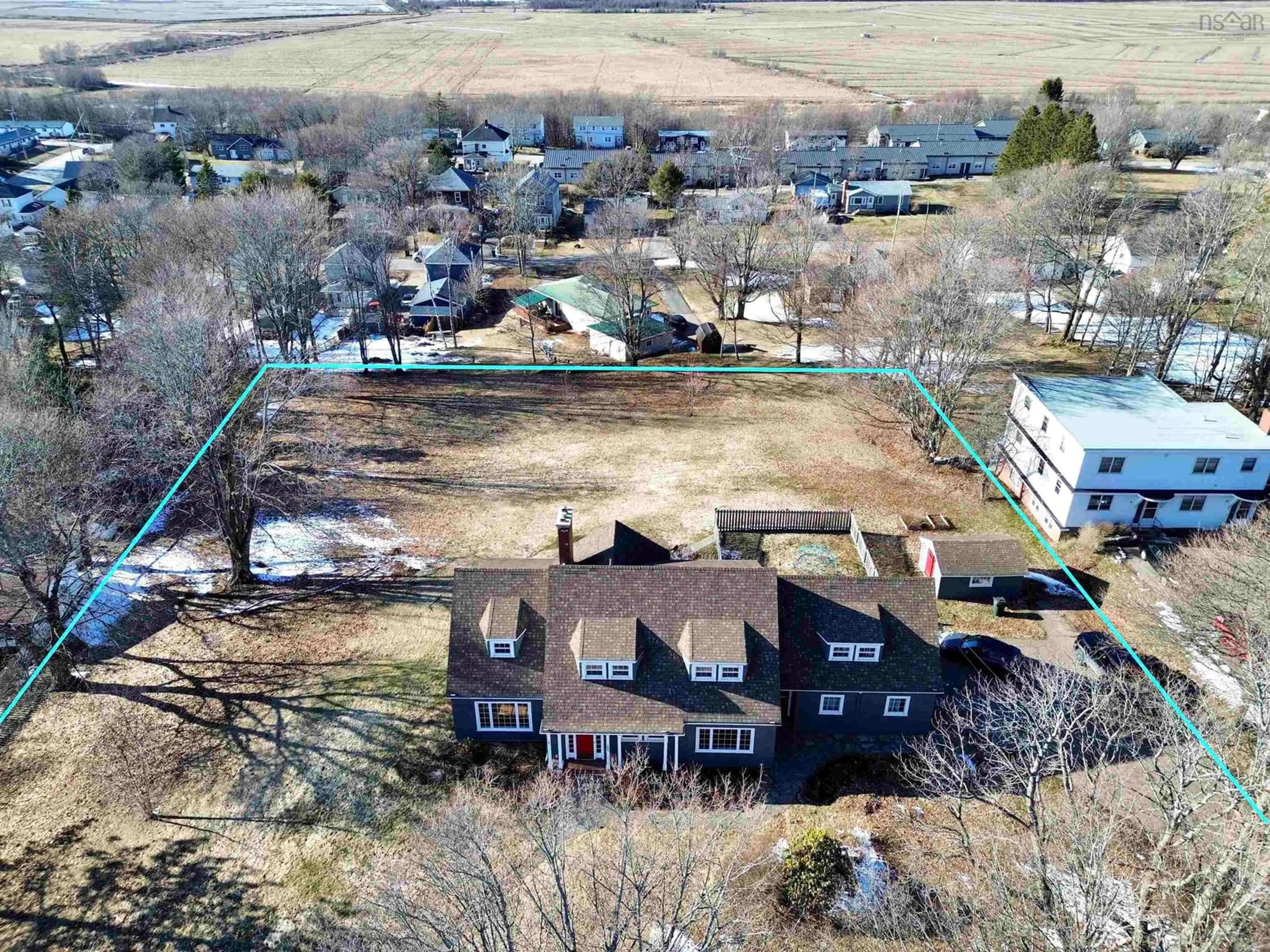 A pic from outside/outdoor area/front of a property/back of a property/a pic from drone, unknown for 168 Victoria St, Amherst Nova Scotia B4H 1Y5