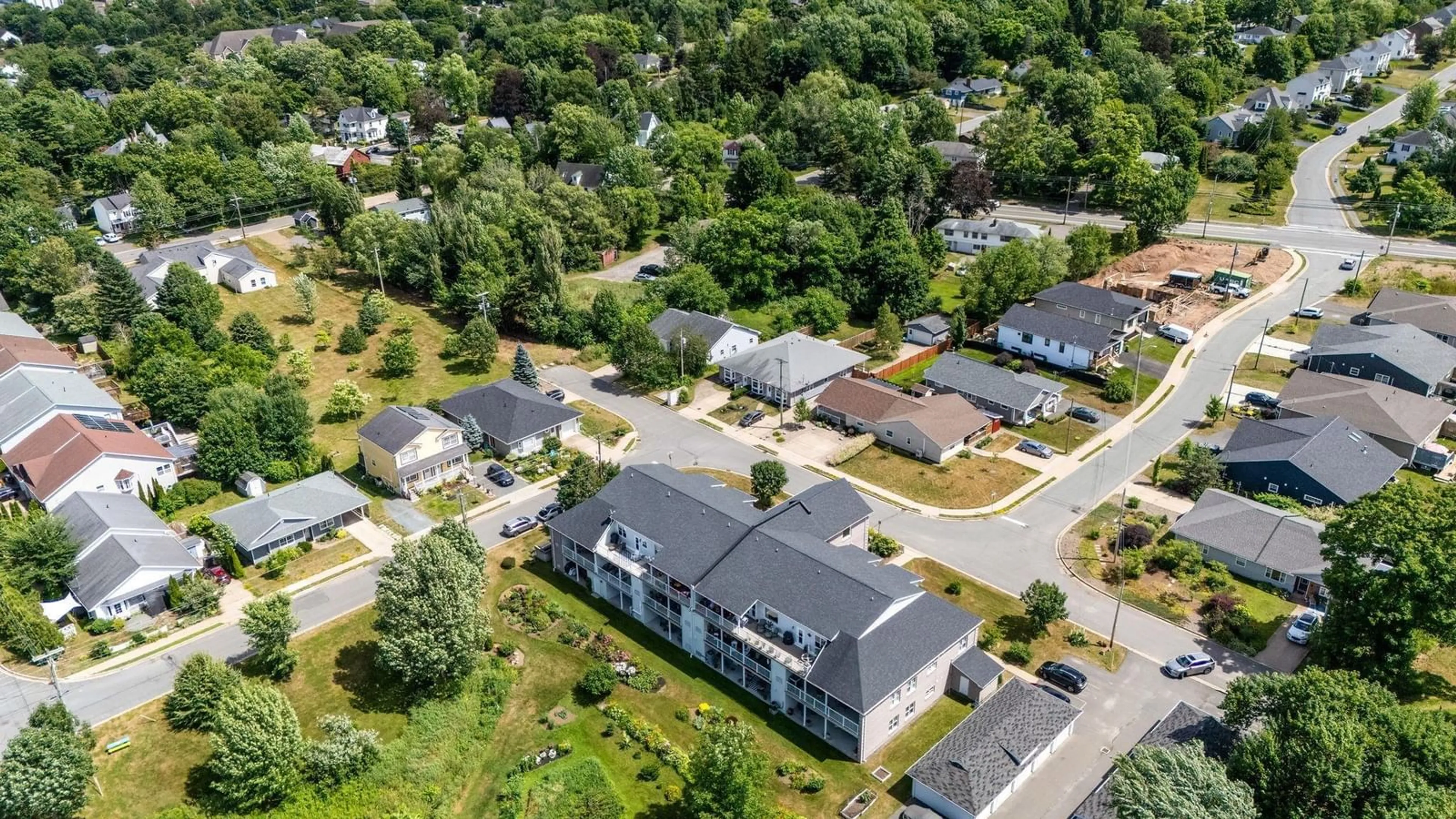 A pic from outside/outdoor area/front of a property/back of a property/a pic from drone, street for 42 Bigelow St #302, Wolfville Nova Scotia B4P 0A4