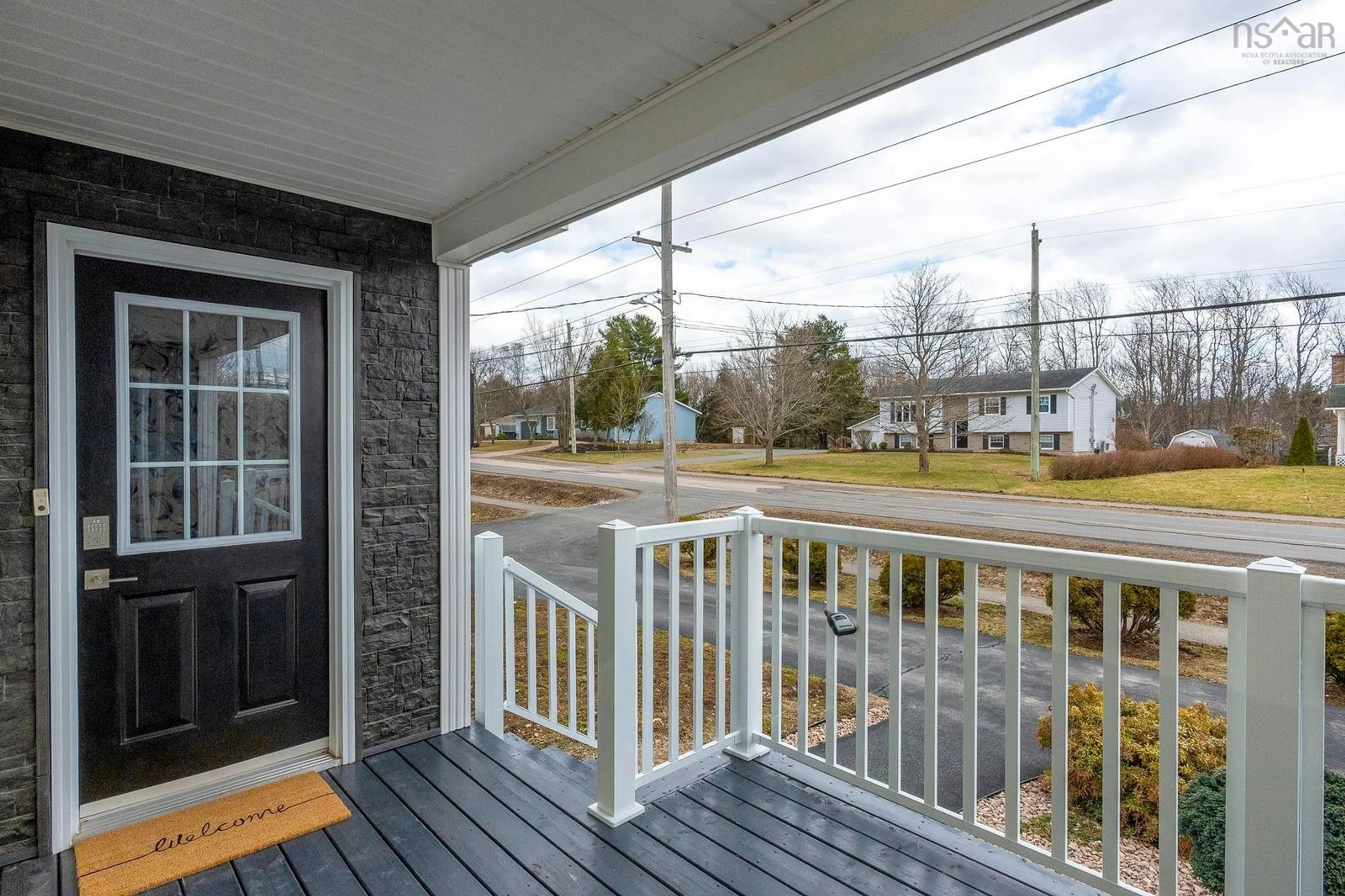 Patio, street for 152B Orchard St, Berwick Nova Scotia B0P 1E0