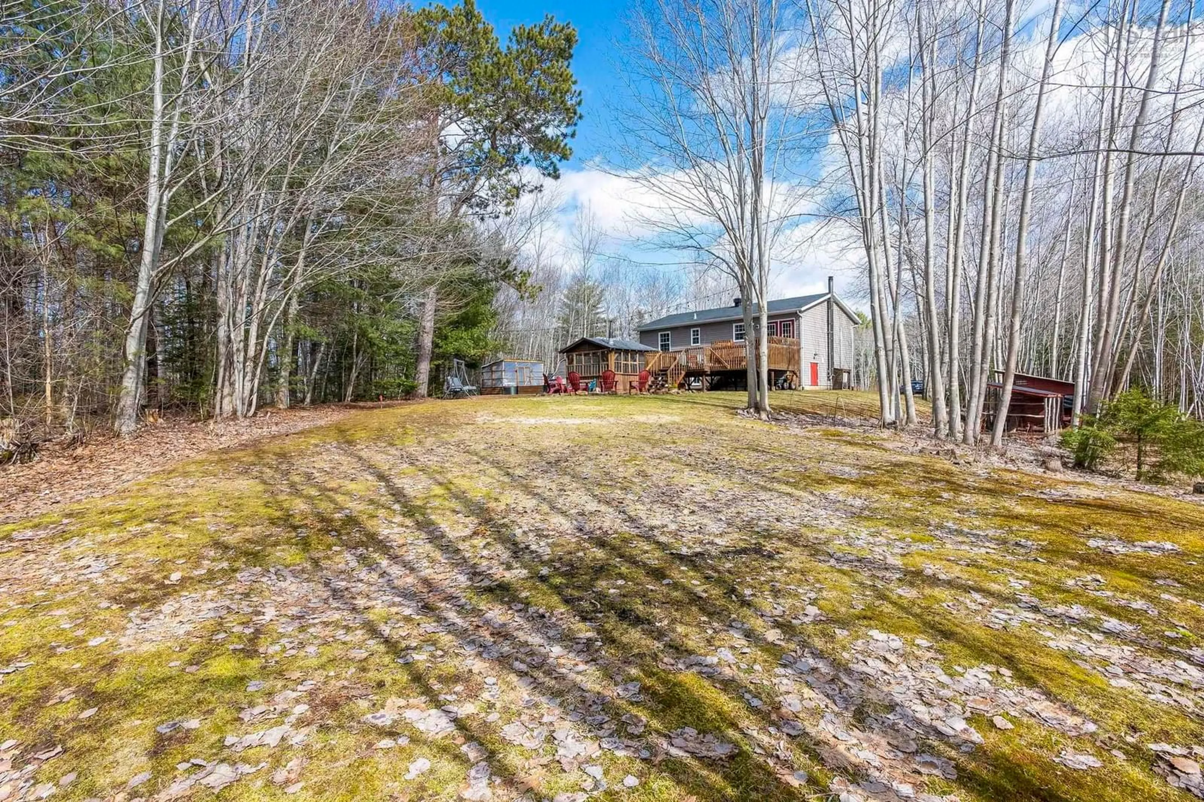 A pic from outside/outdoor area/front of a property/back of a property/a pic from drone, unknown for 20 Huron Crt, Meadowvale Nova Scotia B0P 1R0