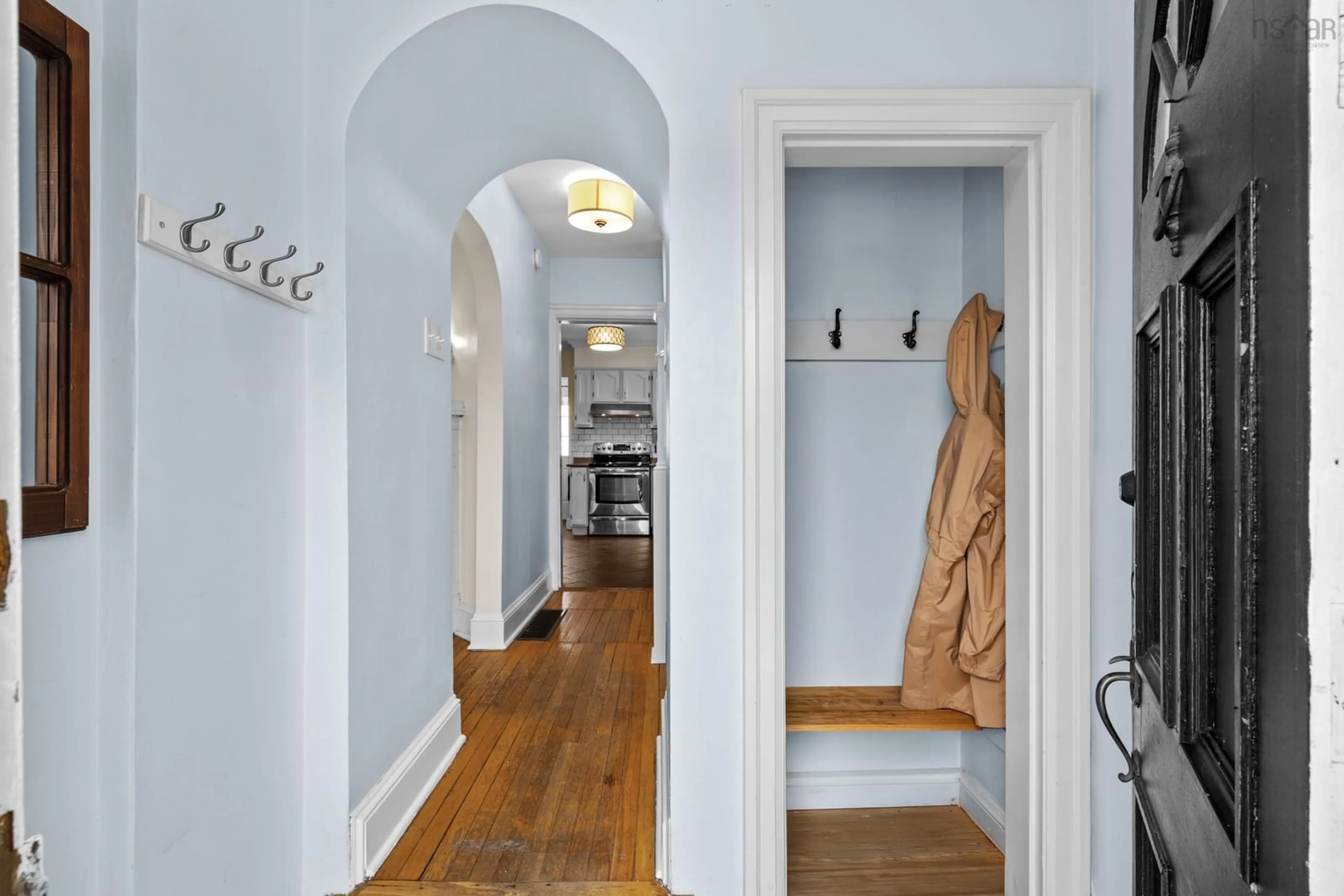 Indoor entryway for 18 Dickson Ave, Halifax Nova Scotia B3M 2W3