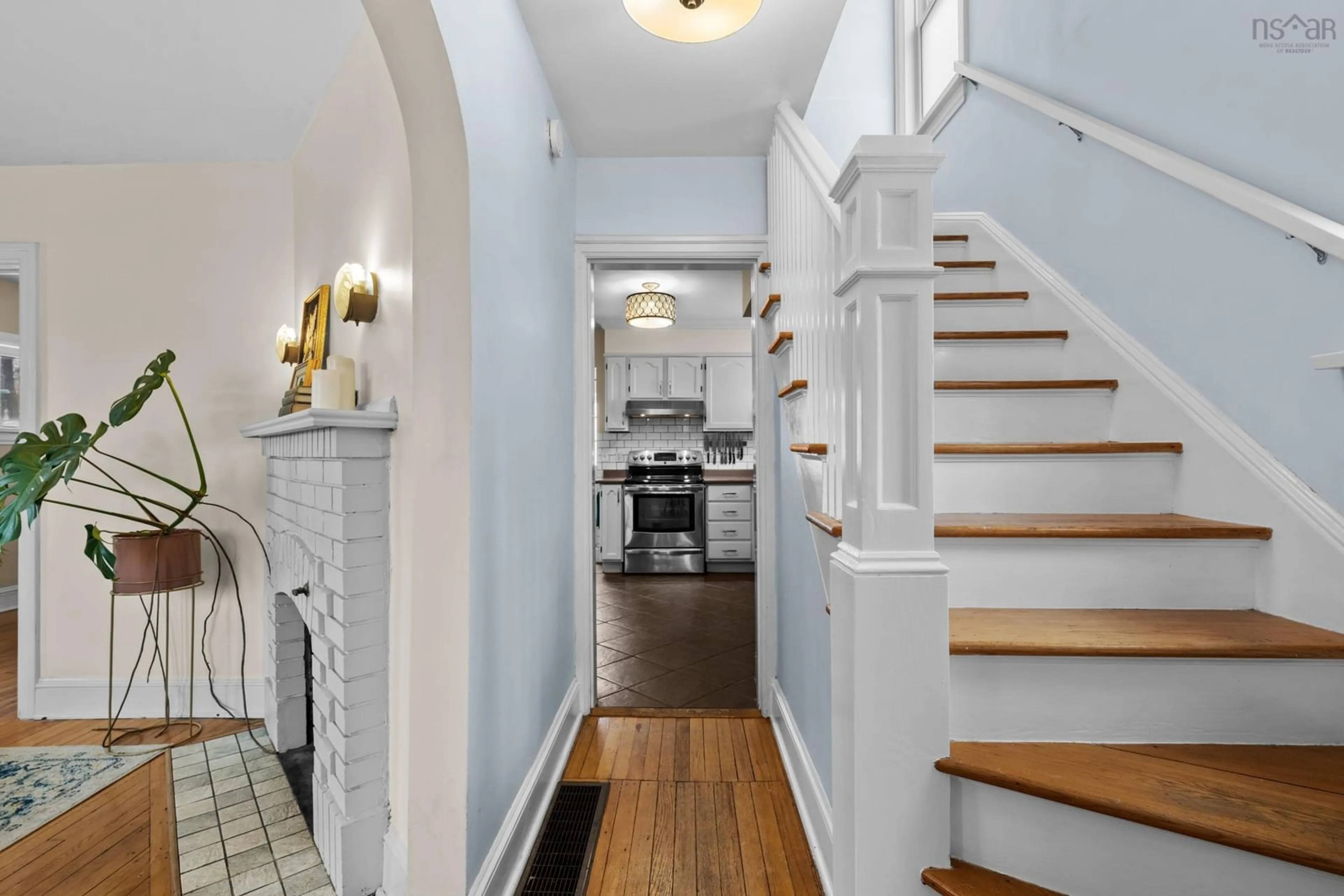 Indoor entryway for 18 Dickson Ave, Halifax Nova Scotia B3M 2W3