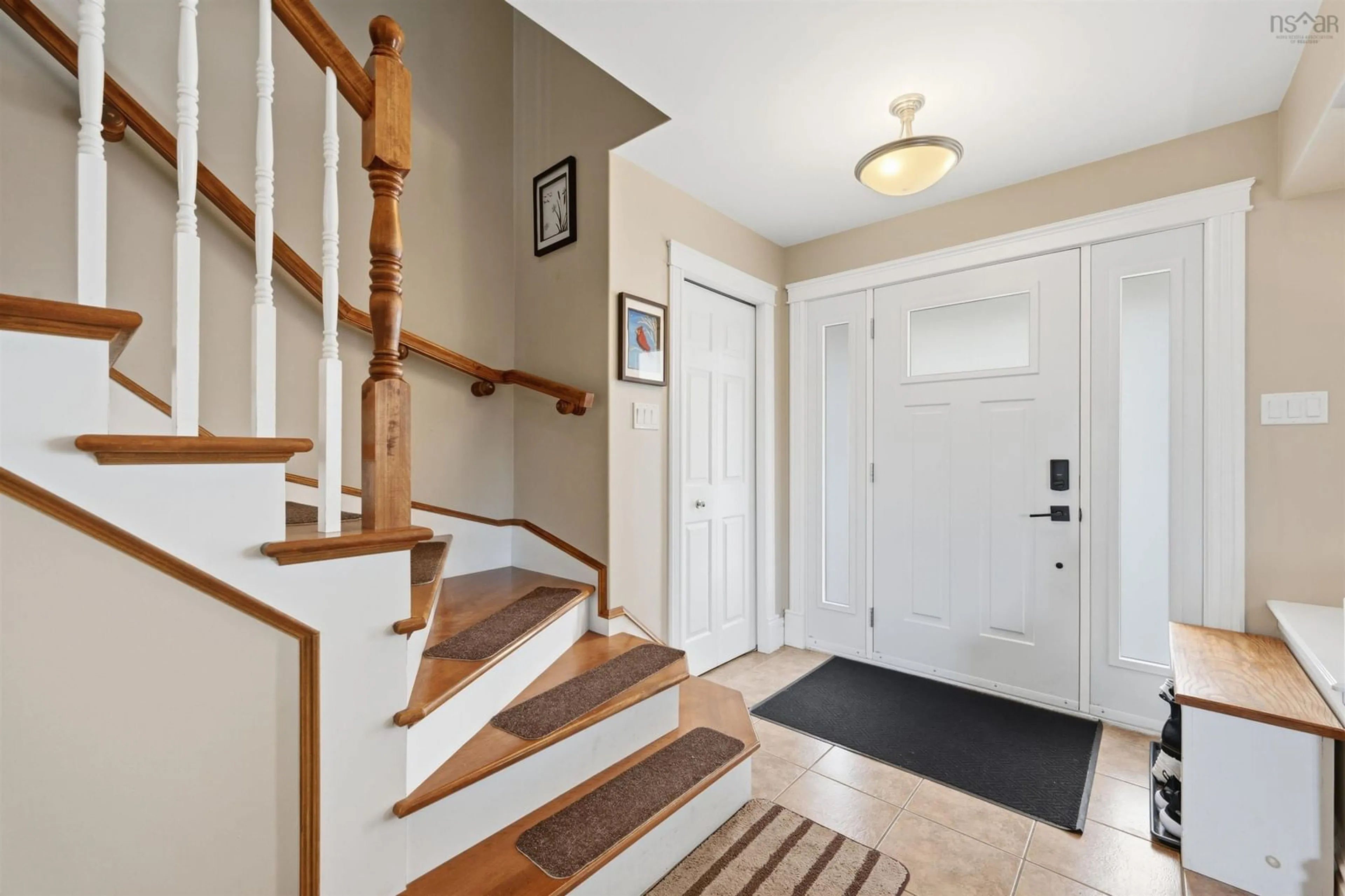 Indoor entryway for 397 Hemlock Dr, Upper Tantallon Nova Scotia B3Z 0E1