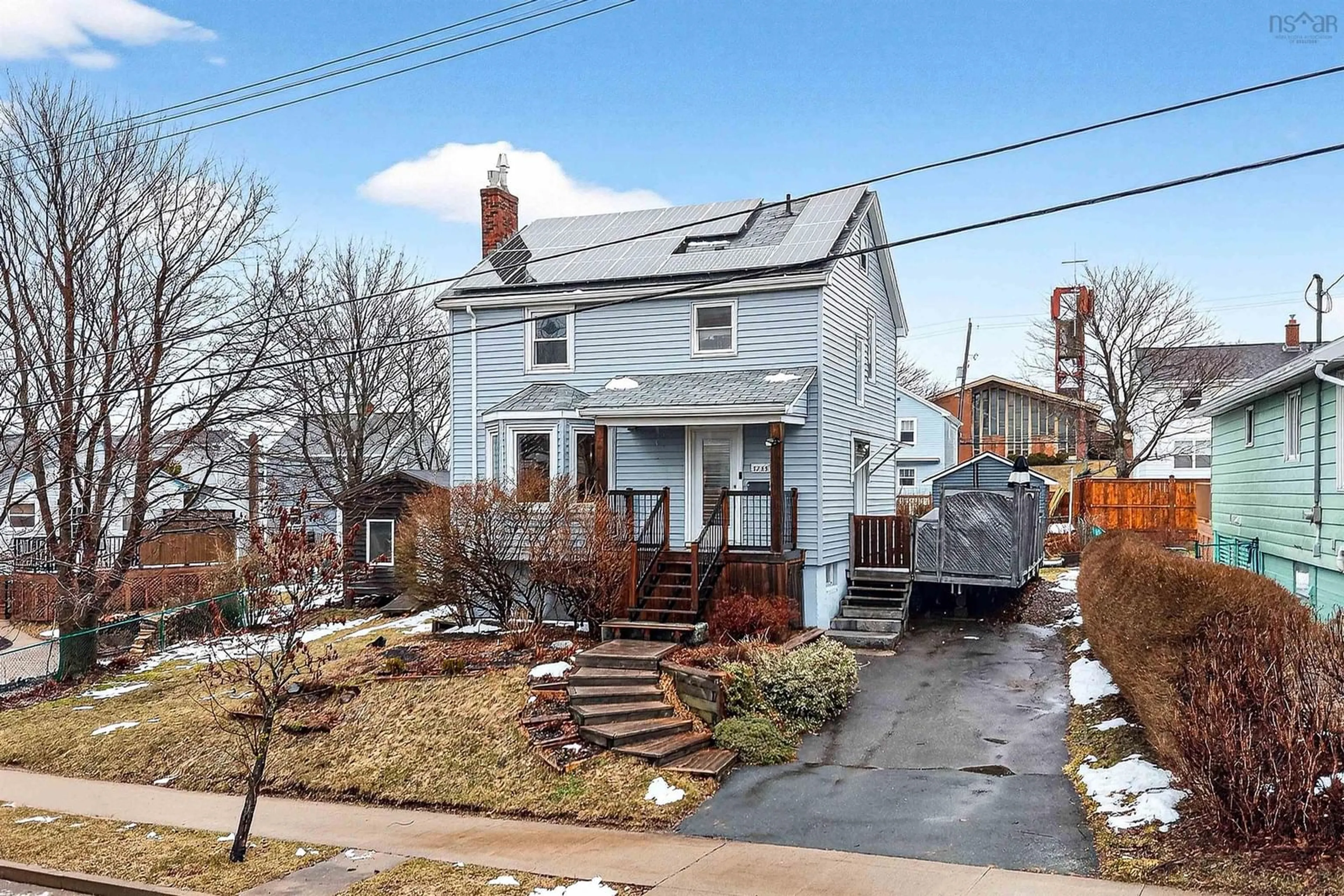 A pic from outside/outdoor area/front of a property/back of a property/a pic from drone, street for 3755 High St, Halifax Peninsula Nova Scotia B3K 4Z1