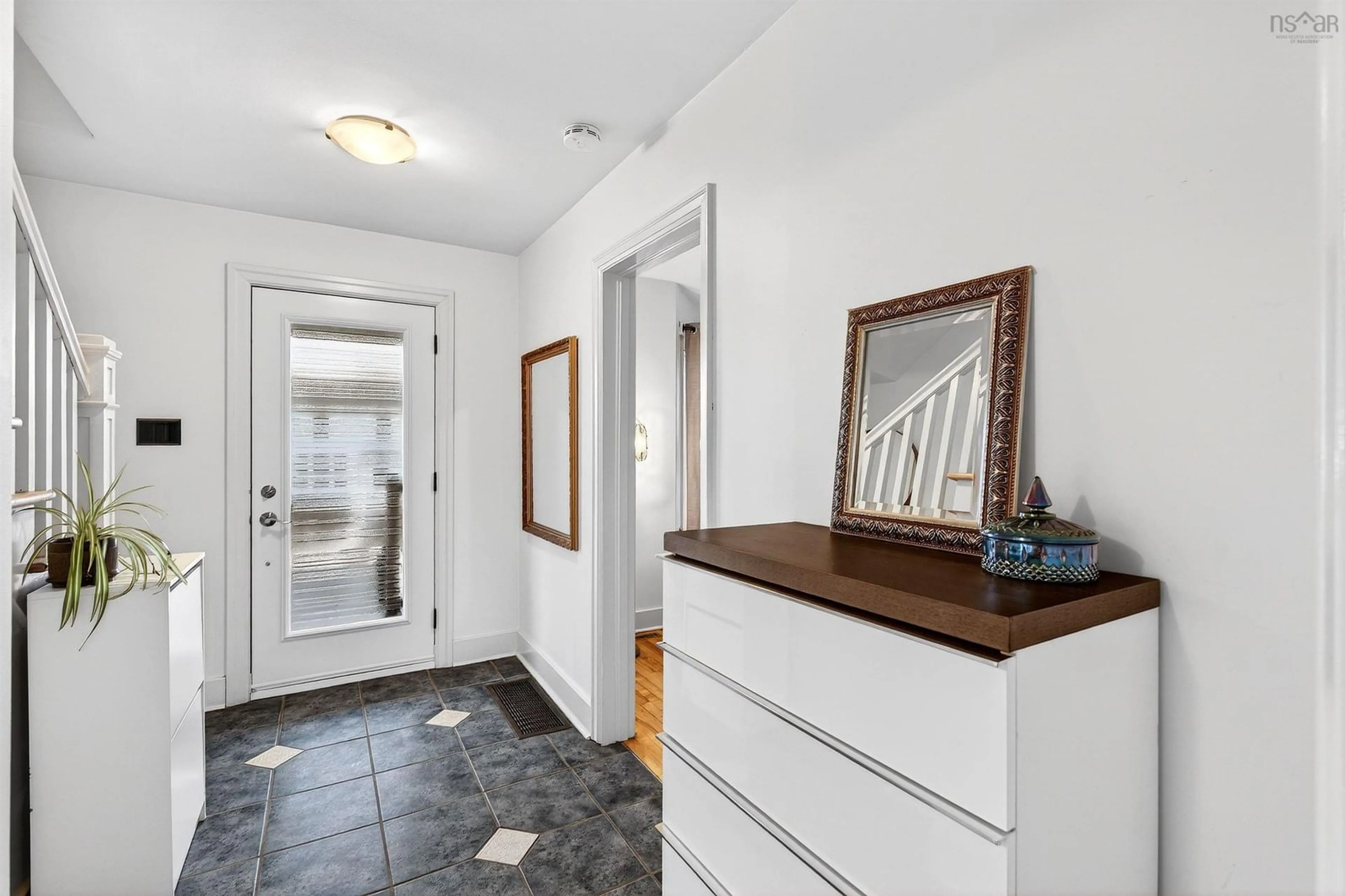 Indoor entryway for 3755 High St, Halifax Peninsula Nova Scotia B3K 4Z1
