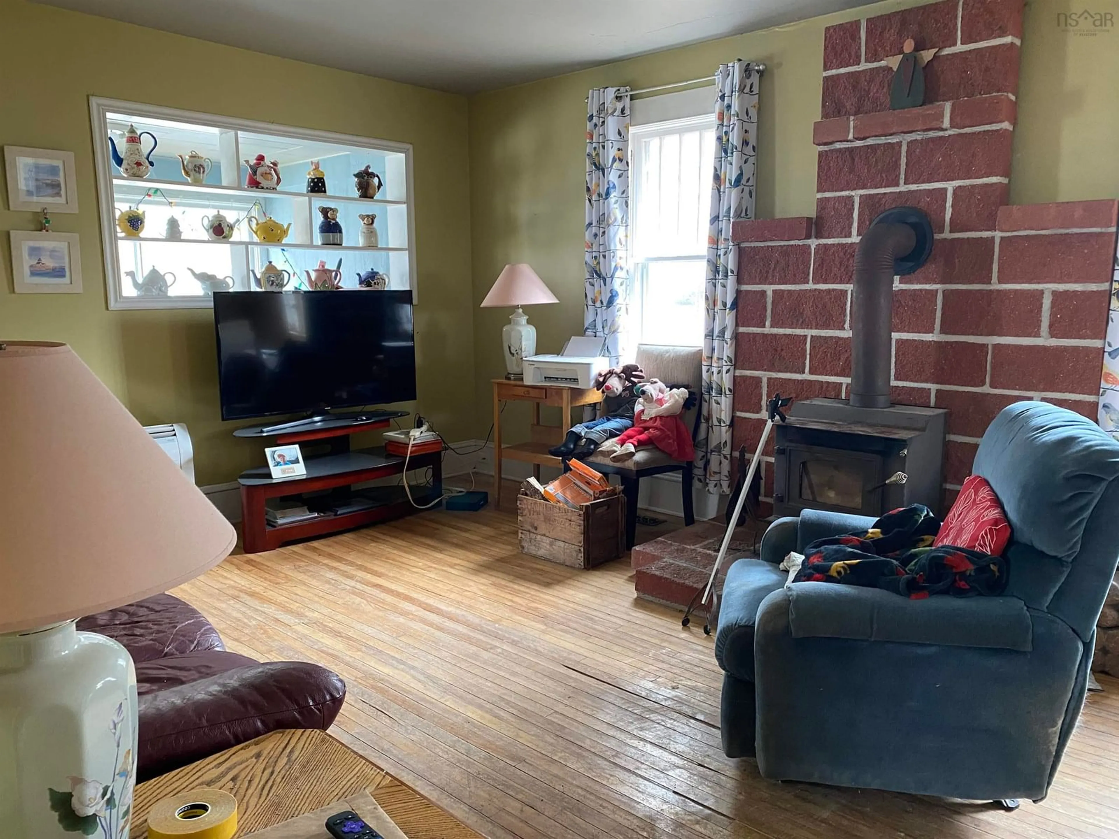 Living room with furniture, unknown for 52 Park St, Liverpool Nova Scotia B0T 1K0