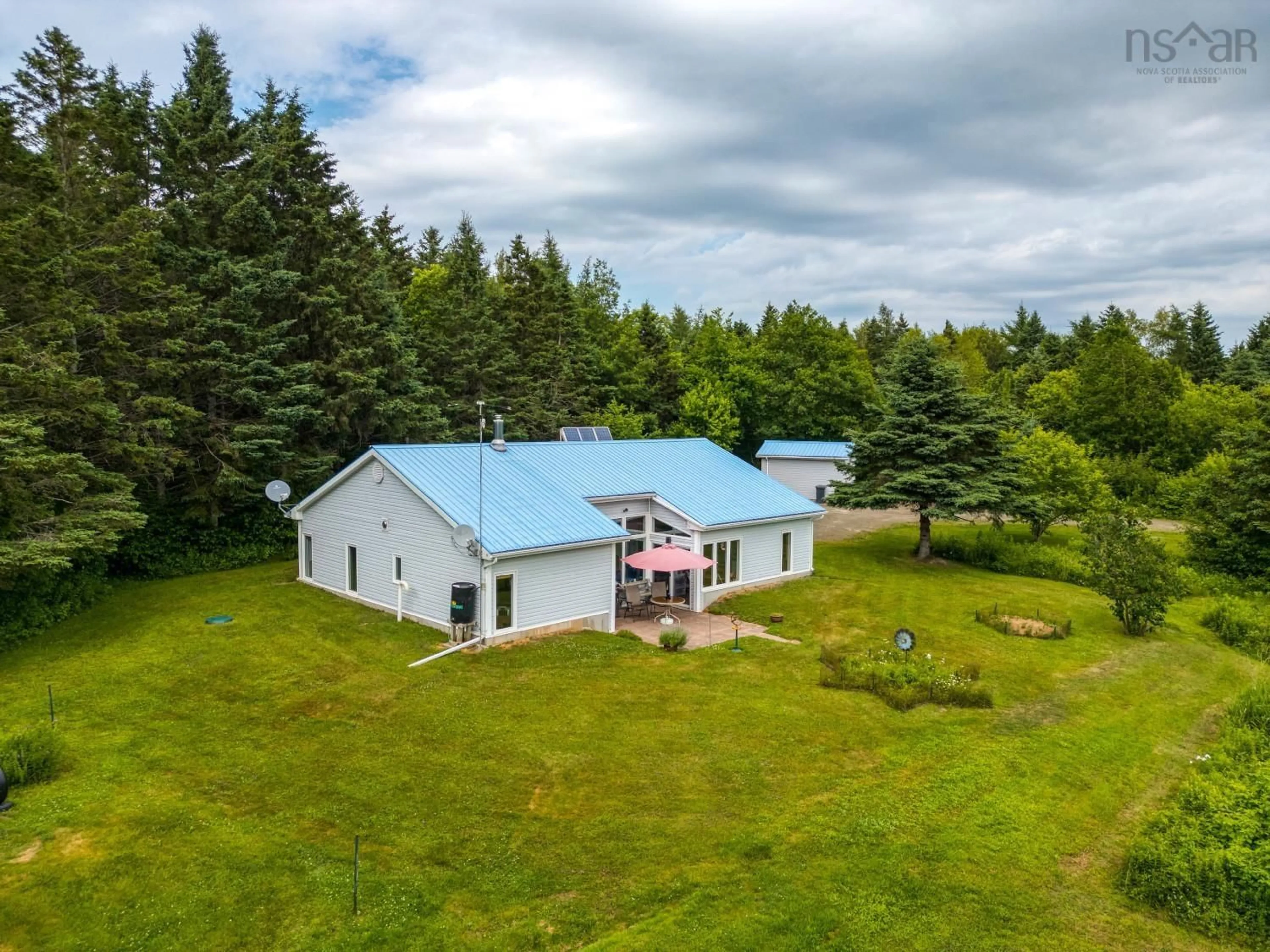 A pic from outside/outdoor area/front of a property/back of a property/a pic from drone, unknown for 5047 Granville Road, Granville Ferry Nova Scotia B0S 1A0