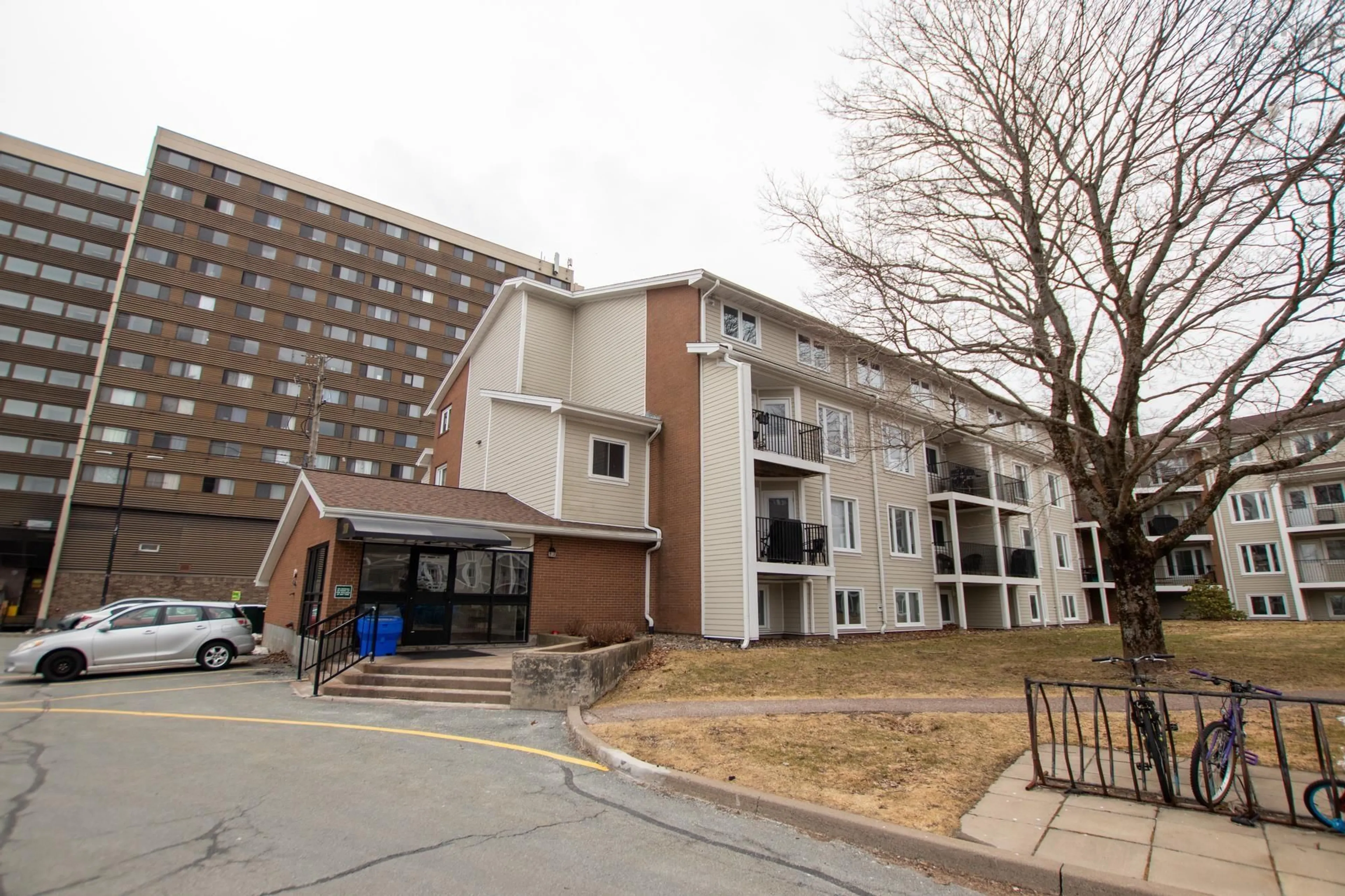 Patio, building for 2070 Quingate Pl #227, Halifax Nova Scotia B3L 4S1