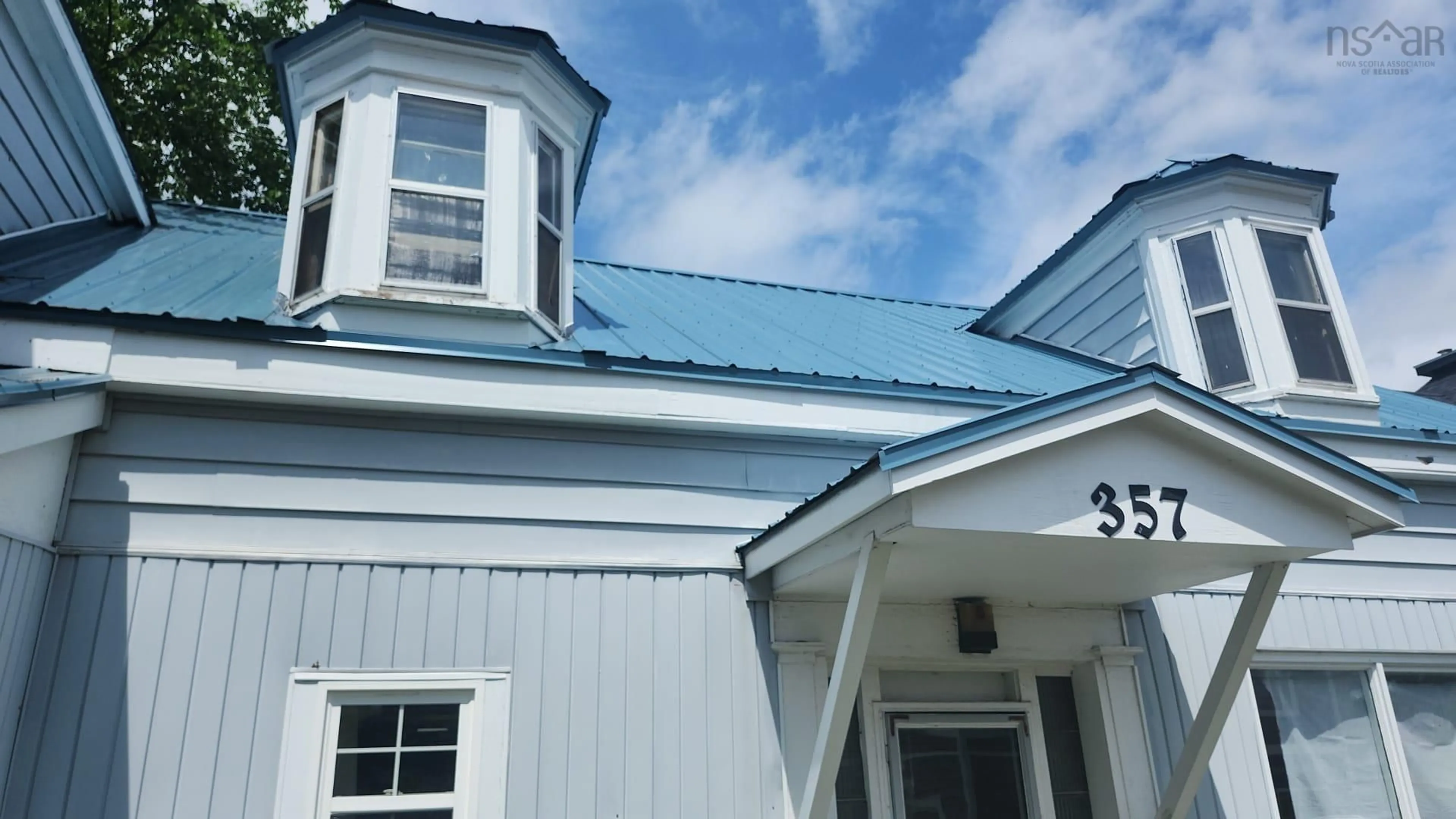 Home with vinyl exterior material, building for 357-359 Macdonald St, New Glasgow Nova Scotia B2H 2V3