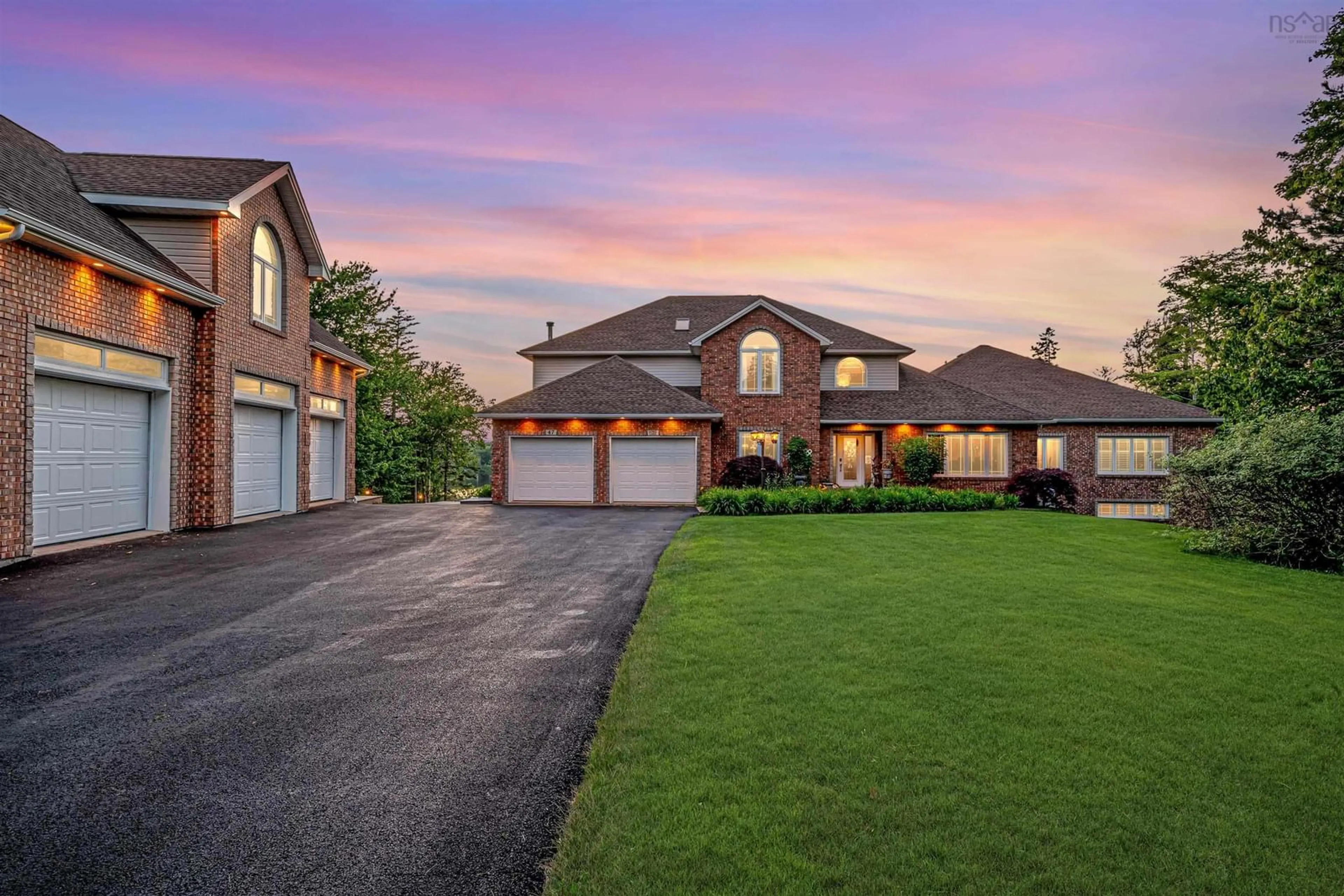 A pic from outside/outdoor area/front of a property/back of a property/a pic from drone, street for 47 Long Lake Dr, Kingswood Nova Scotia B4B 1K6