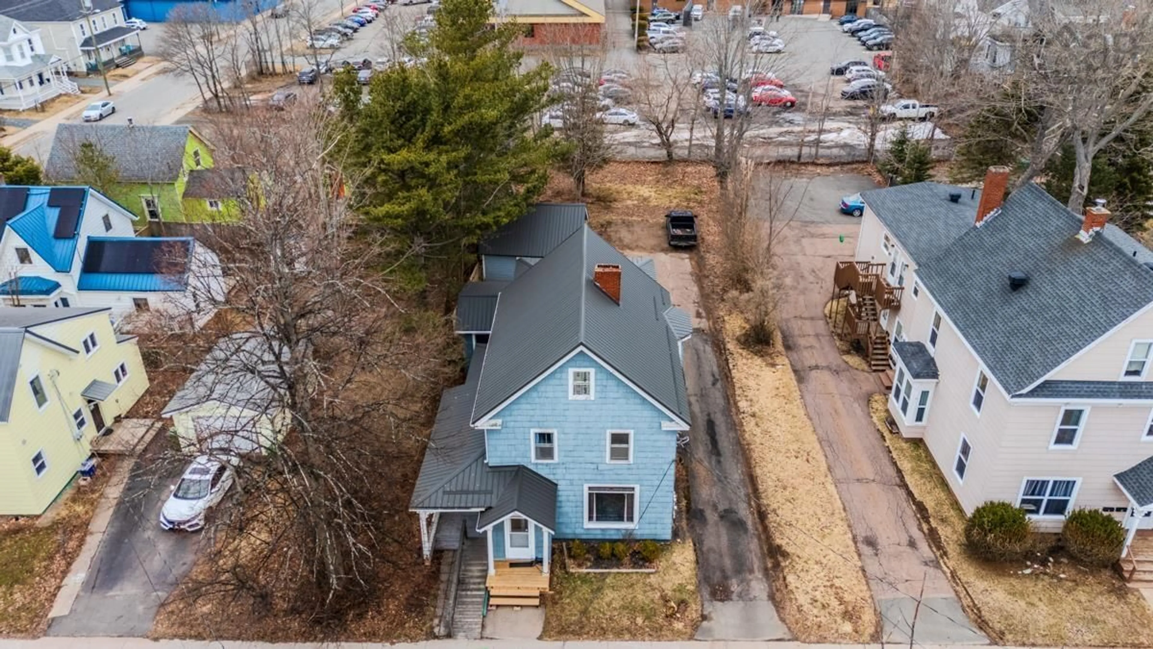 A pic from outside/outdoor area/front of a property/back of a property/a pic from drone, street for 43 Duke St, Truro Nova Scotia B2N 2A3