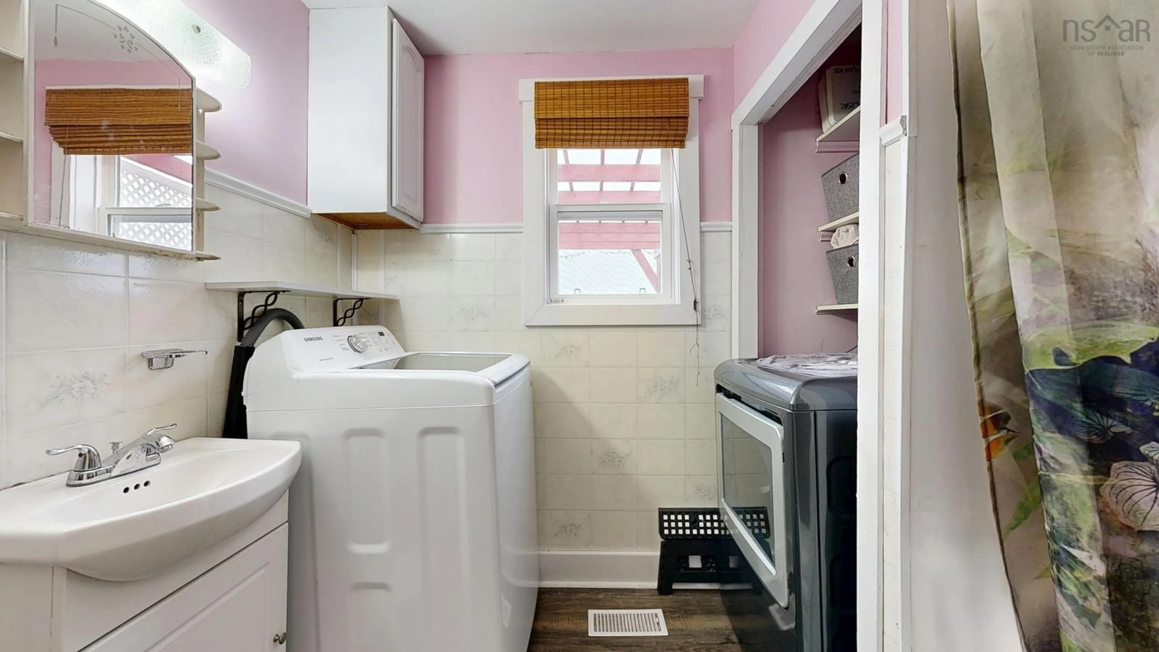 Laundry room for 953 Middle Rd, North Williamston Nova Scotia B0S 1M0