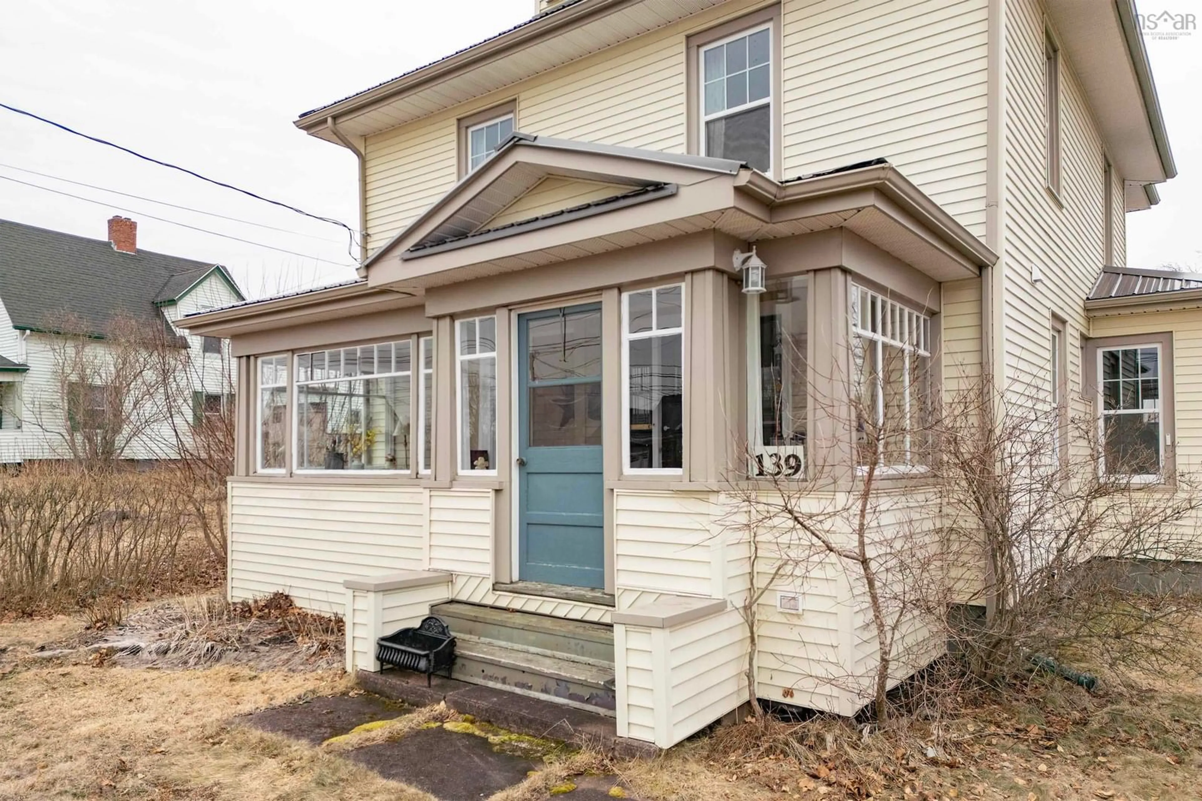 Home with vinyl exterior material, street for 139 Main St, Springhill Nova Scotia B0M 1X0