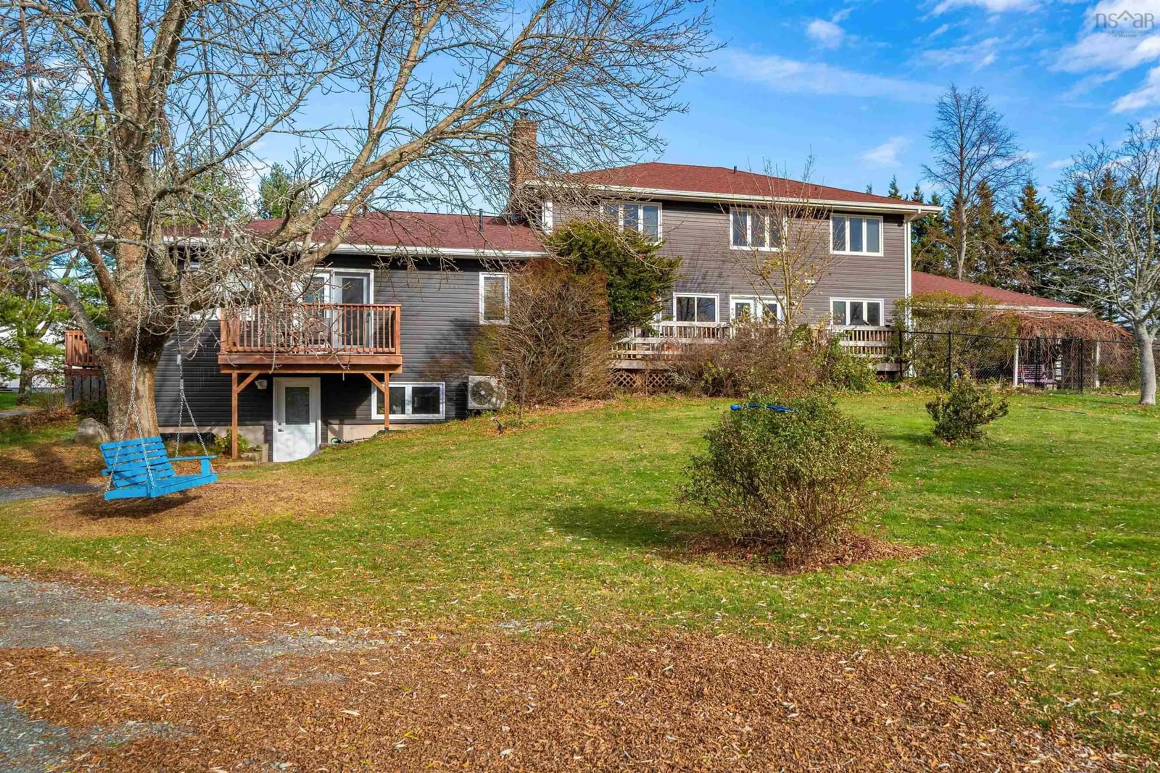 A pic from outside/outdoor area/front of a property/back of a property/a pic from drone, unknown for 33 Princeton Crt, Pictou Nova Scotia B0K 1H0