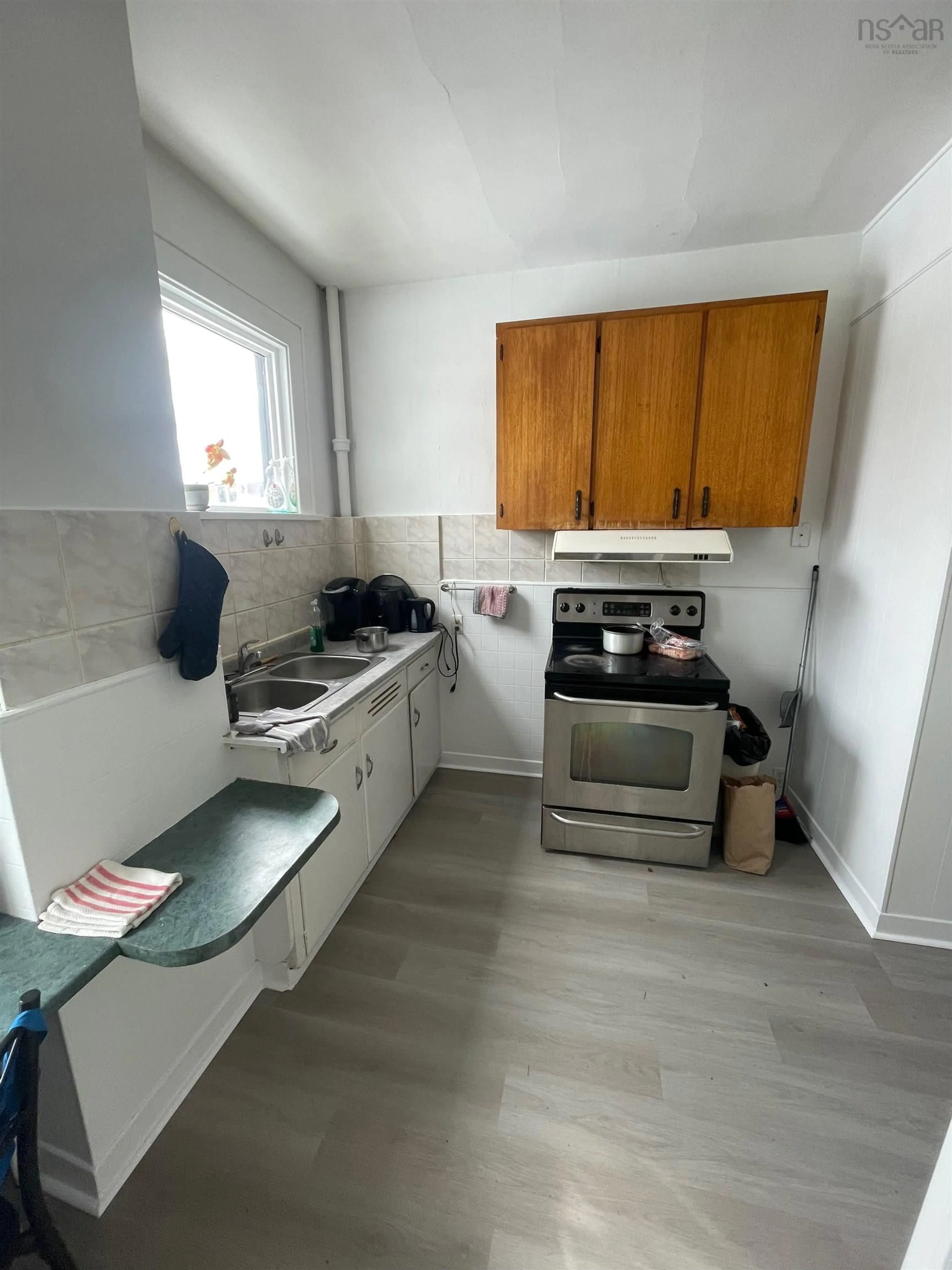 Standard kitchen, unknown for 34 Amelia St, Sydney Nova Scotia B1P 6C2
