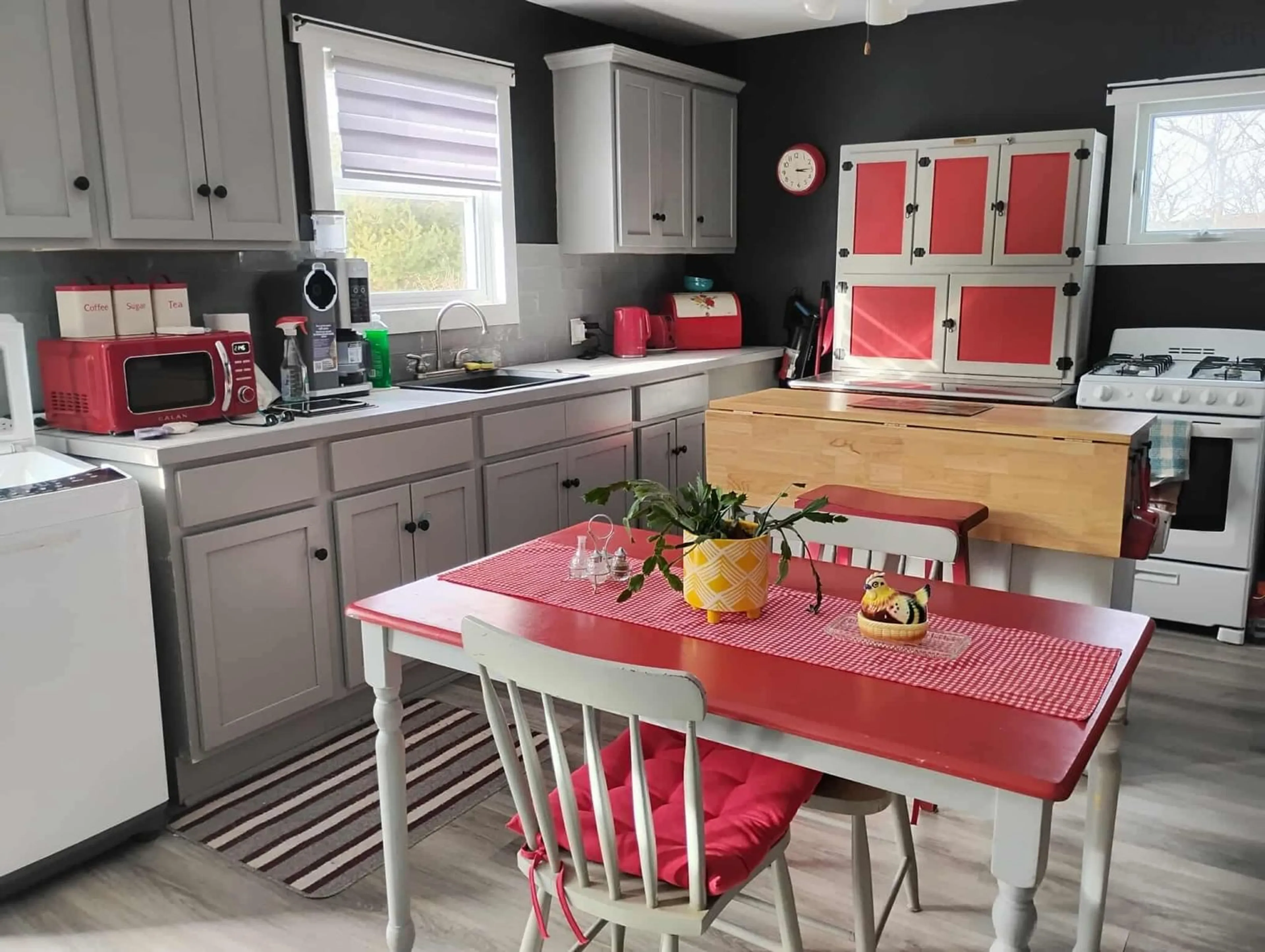 Open concept kitchen, unknown for 1308 Cape D'or Rd, Advocate Harbour Nova Scotia B0M 1A0