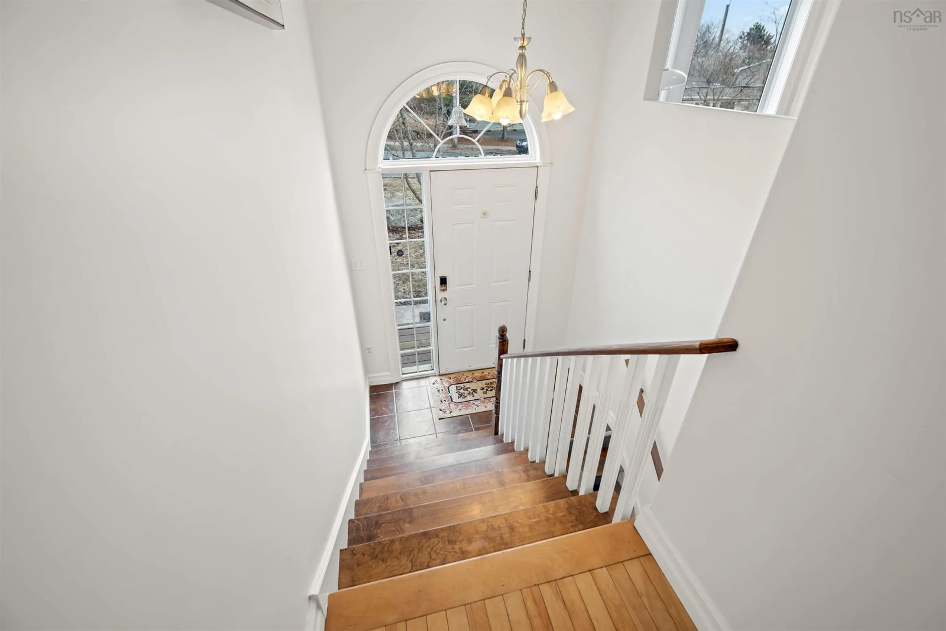 Indoor foyer for 17B Hartlen Ave, Halifax Nova Scotia B3R 1R5
