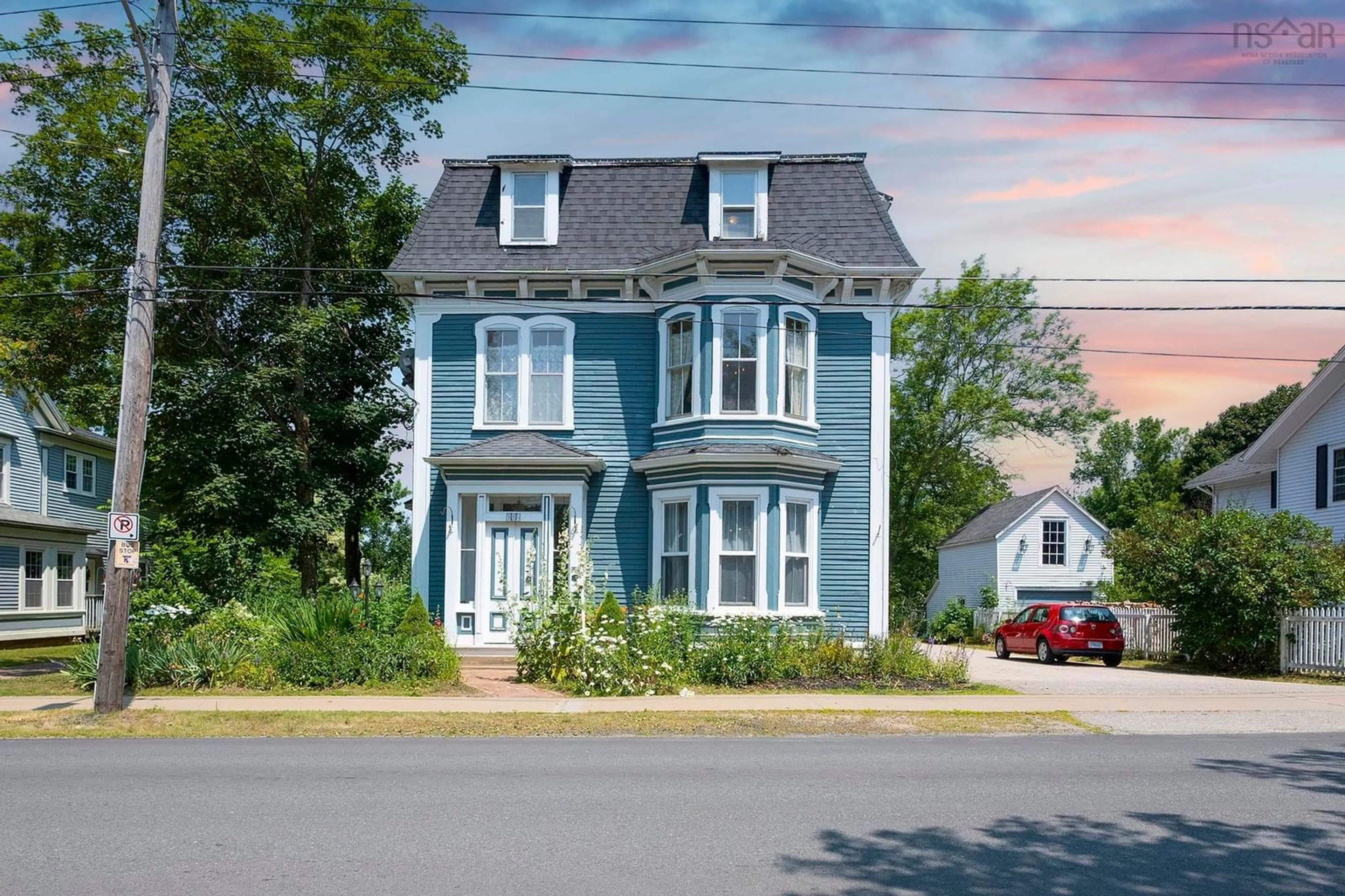 Home with vinyl exterior material, street for 446 St George St, Annapolis Royal Nova Scotia B0S 1A0