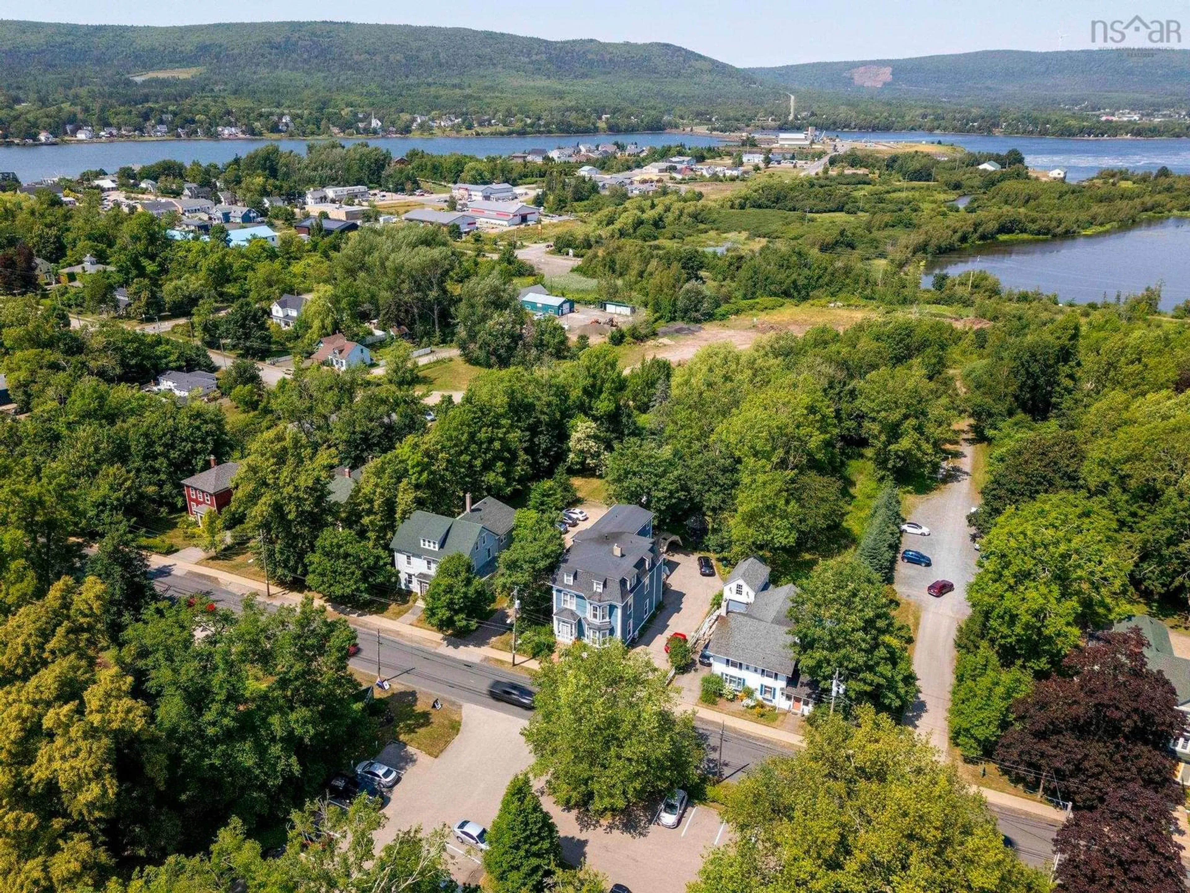 A pic from outside/outdoor area/front of a property/back of a property/a pic from drone, water/lake/river/ocean view for 446 St George St, Annapolis Royal Nova Scotia B0S 1A0