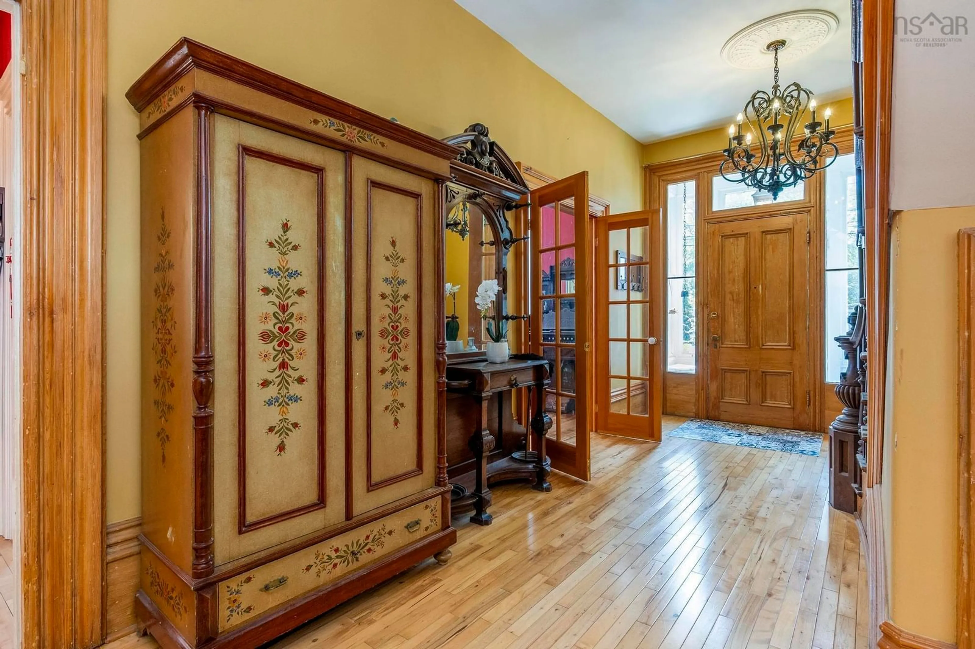 Indoor foyer for 446 St George St, Annapolis Royal Nova Scotia B0S 1A0