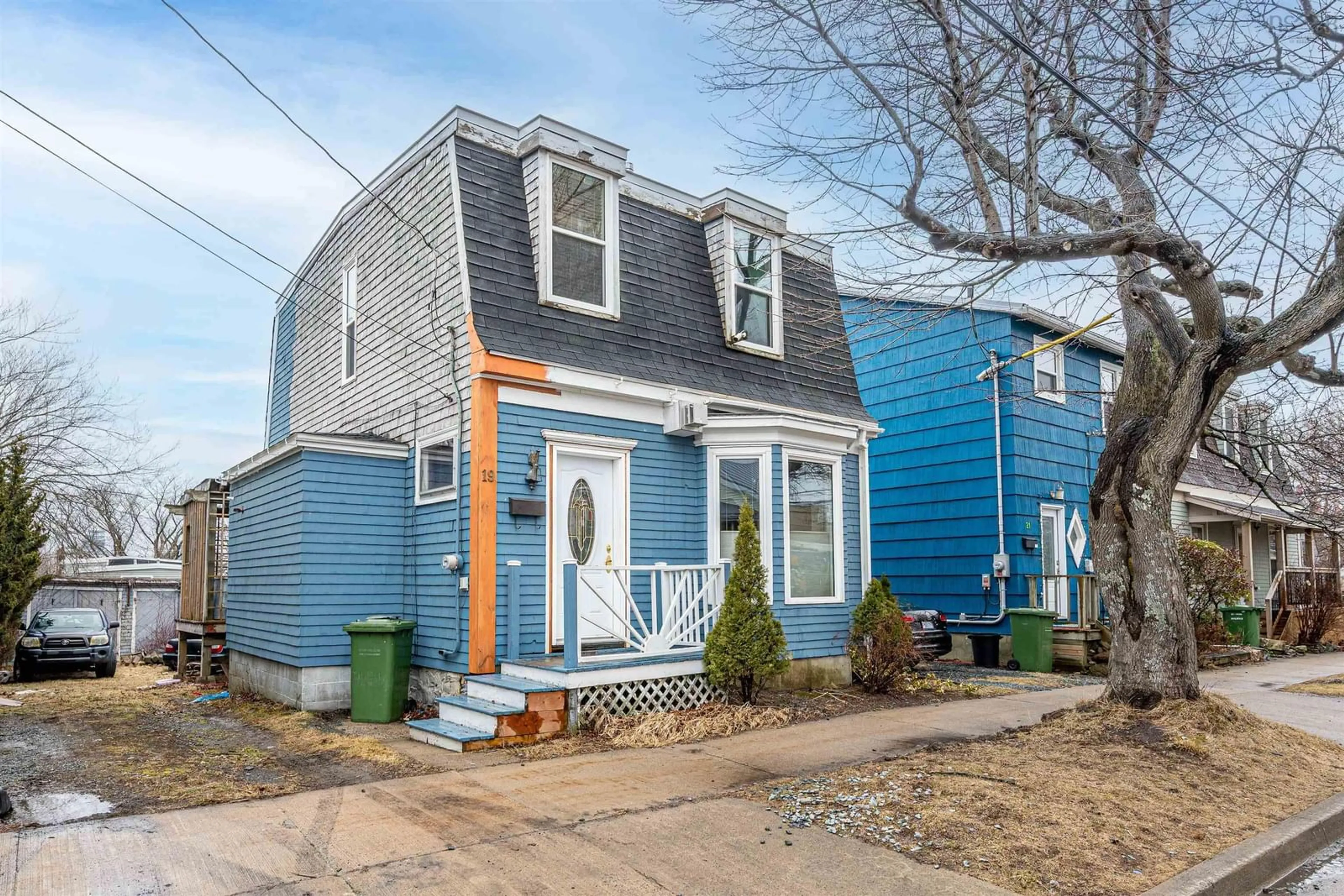Home with vinyl exterior material, street for 19 George St, Dartmouth Nova Scotia B3A 1L6