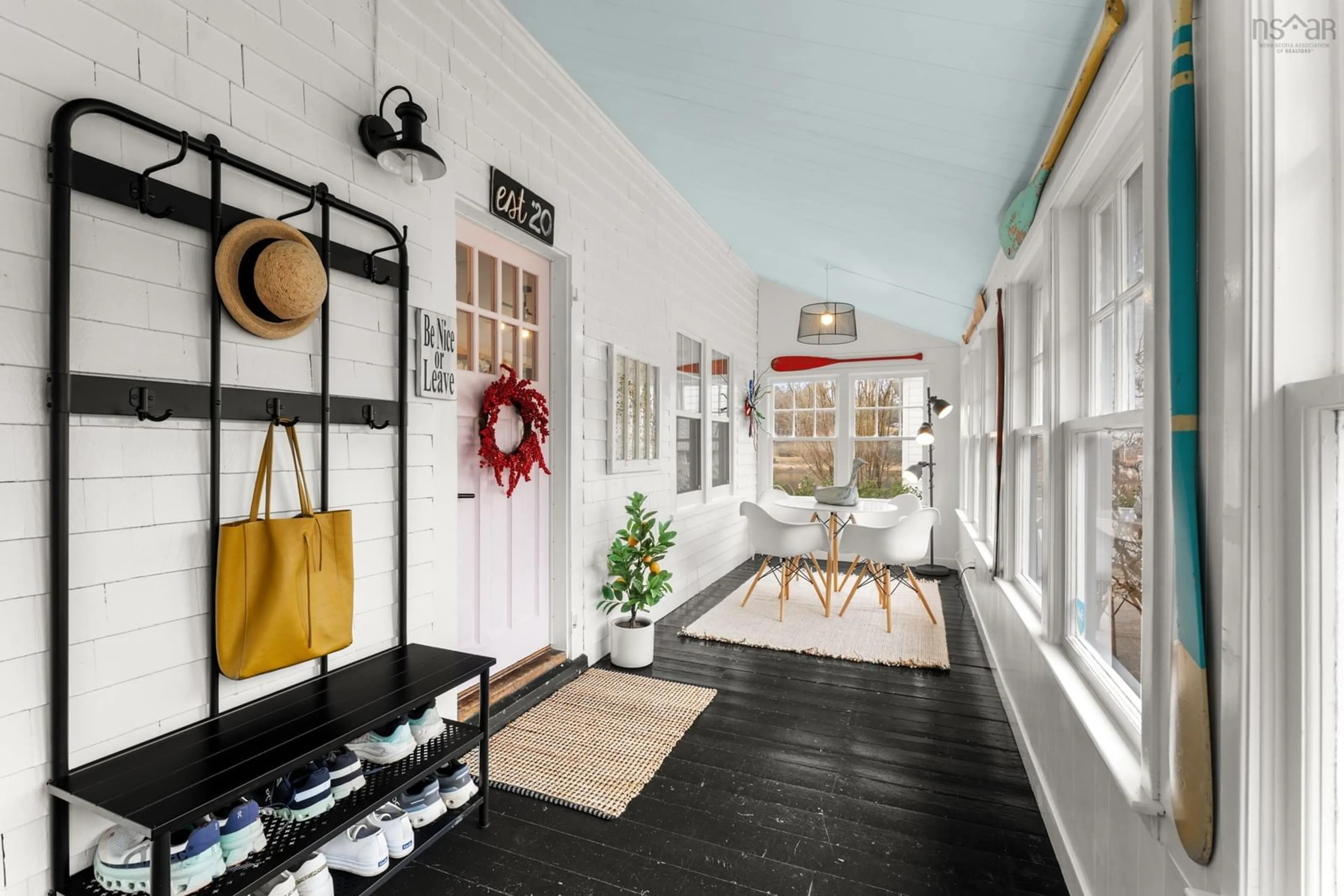 Indoor entryway for 103 Granite St, Chester Nova Scotia B0J 1J0