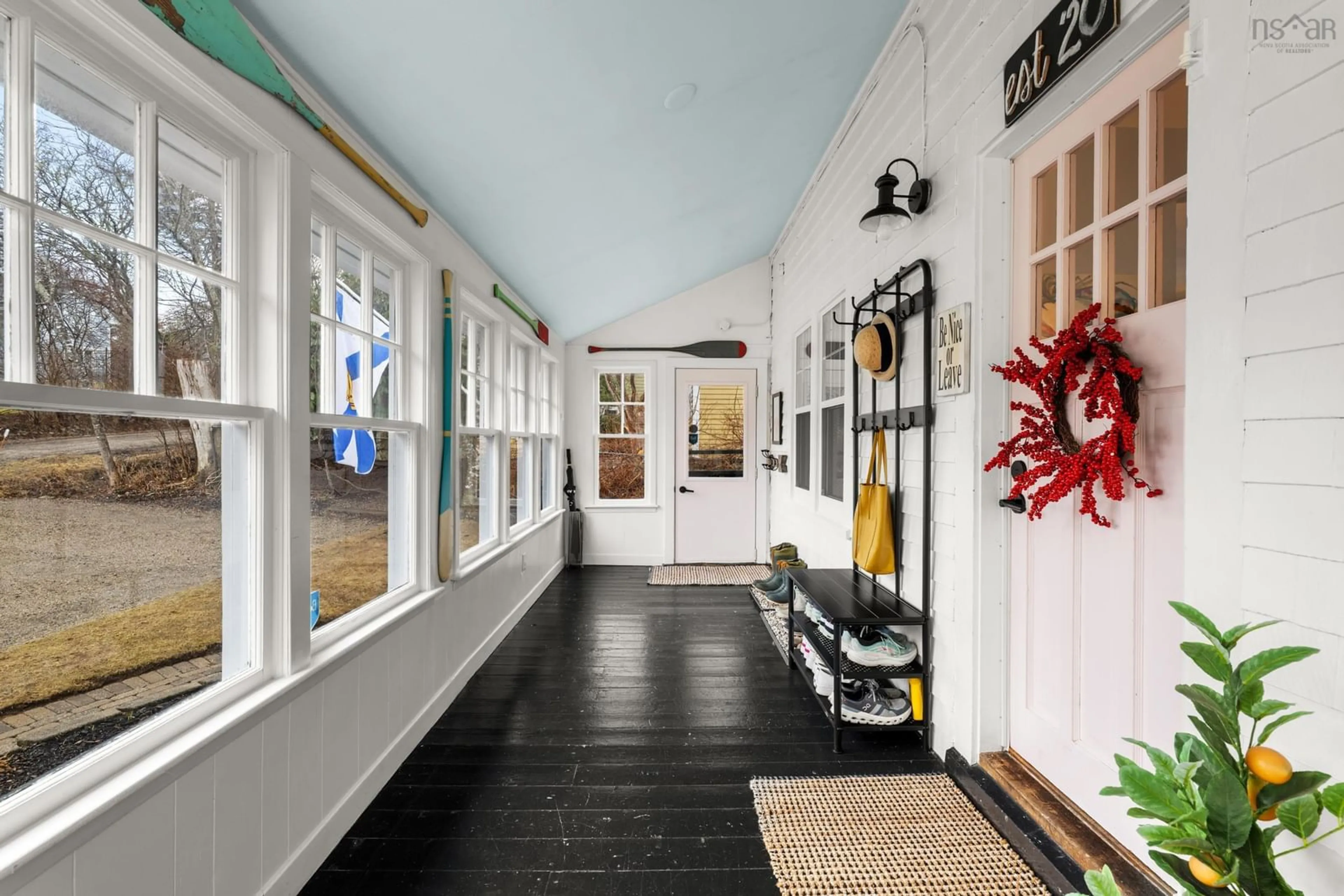 Indoor entryway for 103 Granite St, Chester Nova Scotia B0J 1J0