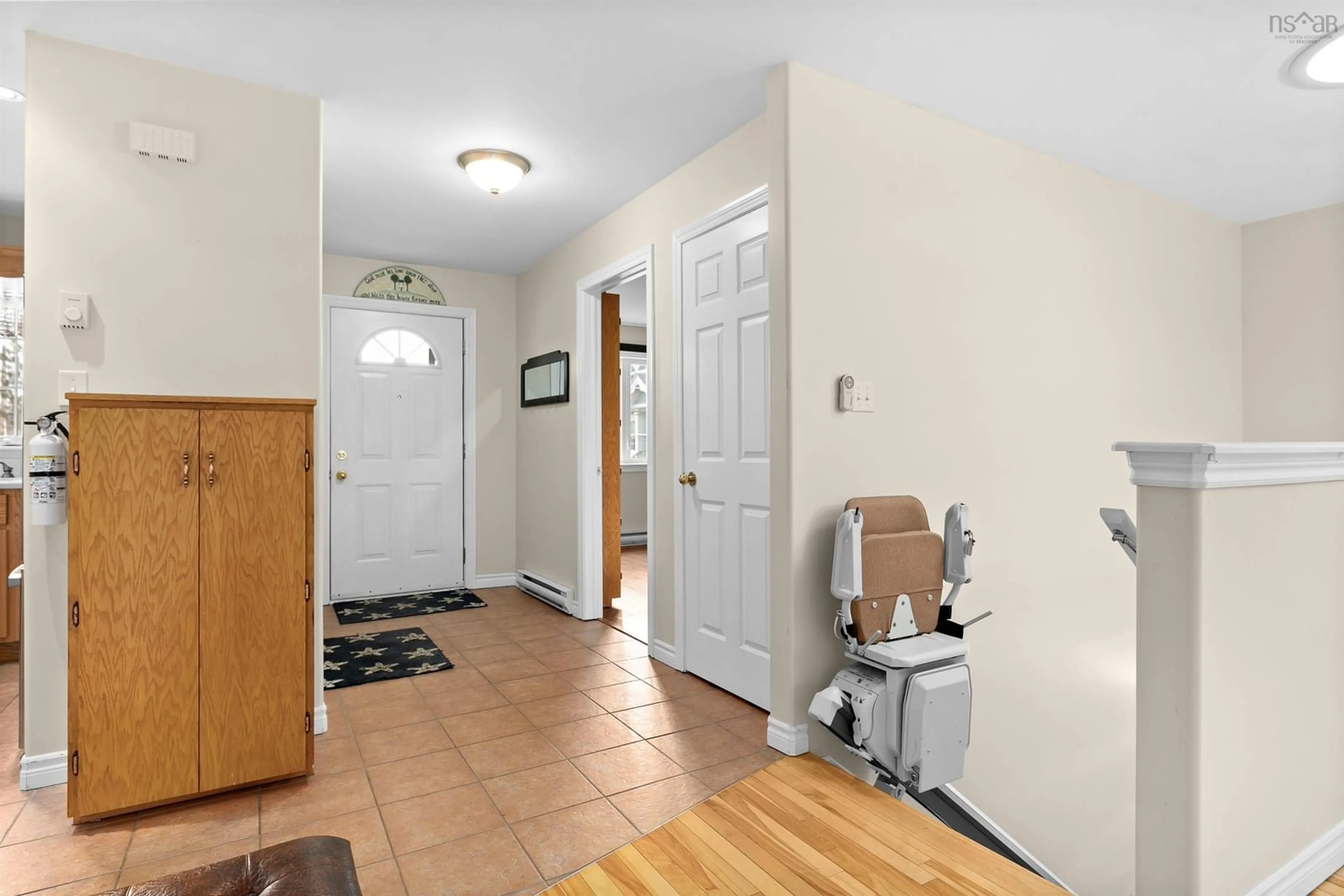 Indoor entryway for 80 Millennium Dr, Chester Nova Scotia B0J 1J0